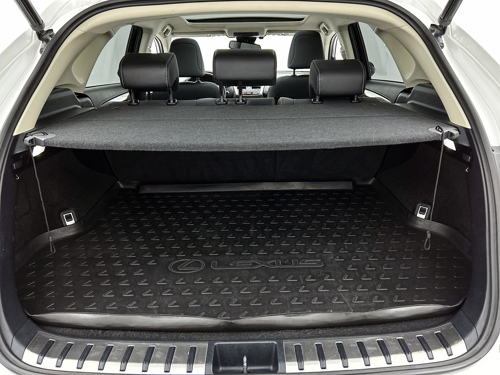 Foto van Lexus NX
