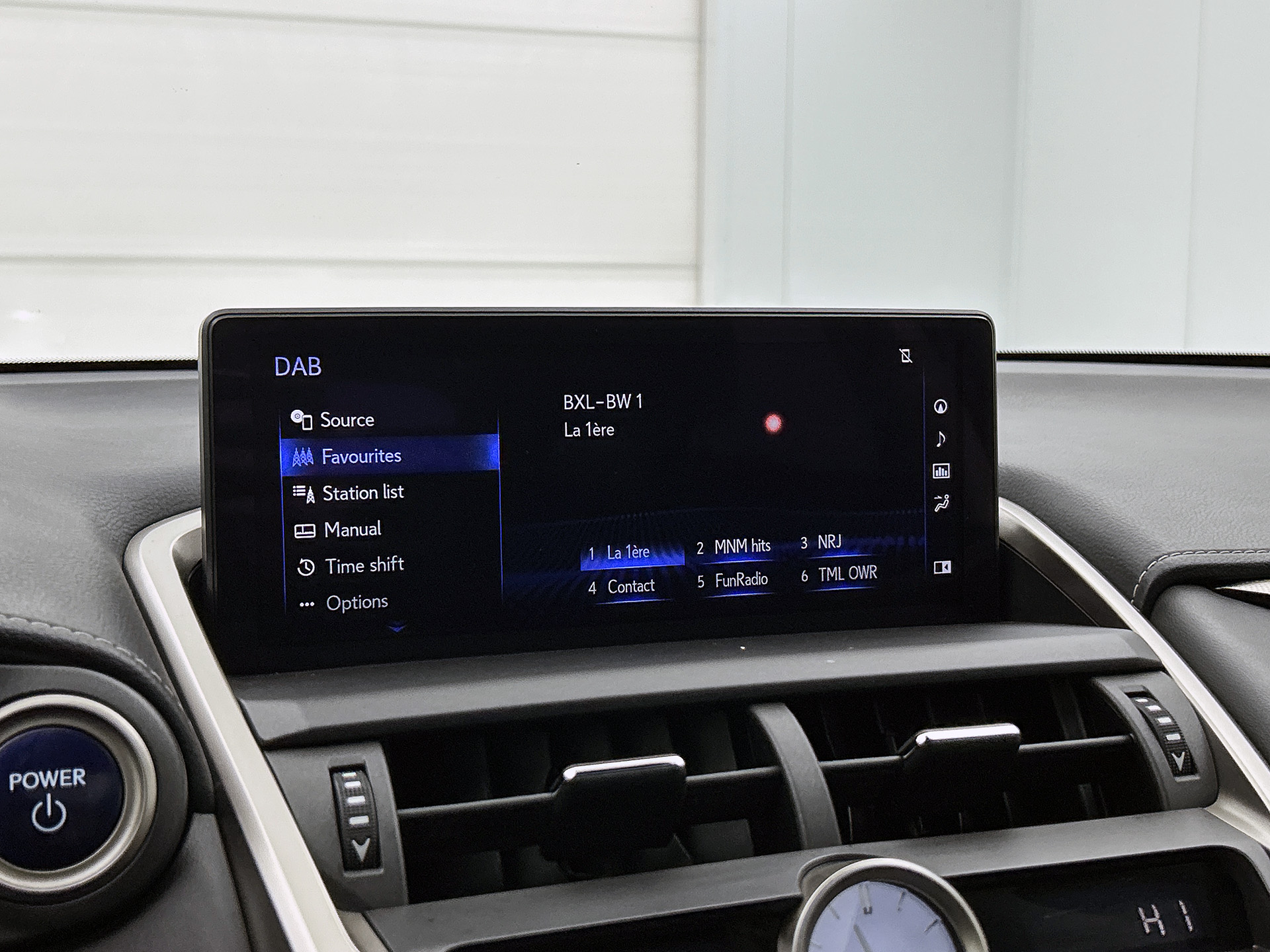 Foto van Lexus NX
