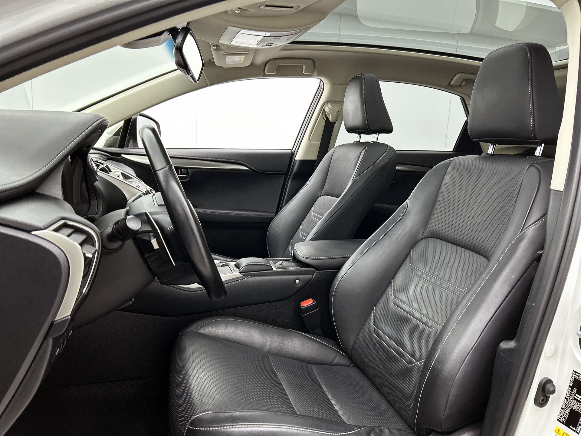 Foto van Lexus NX