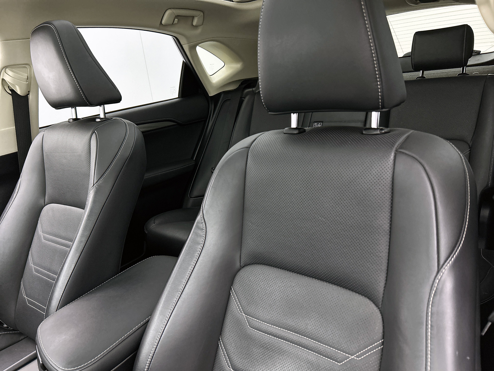 Foto van Lexus NX