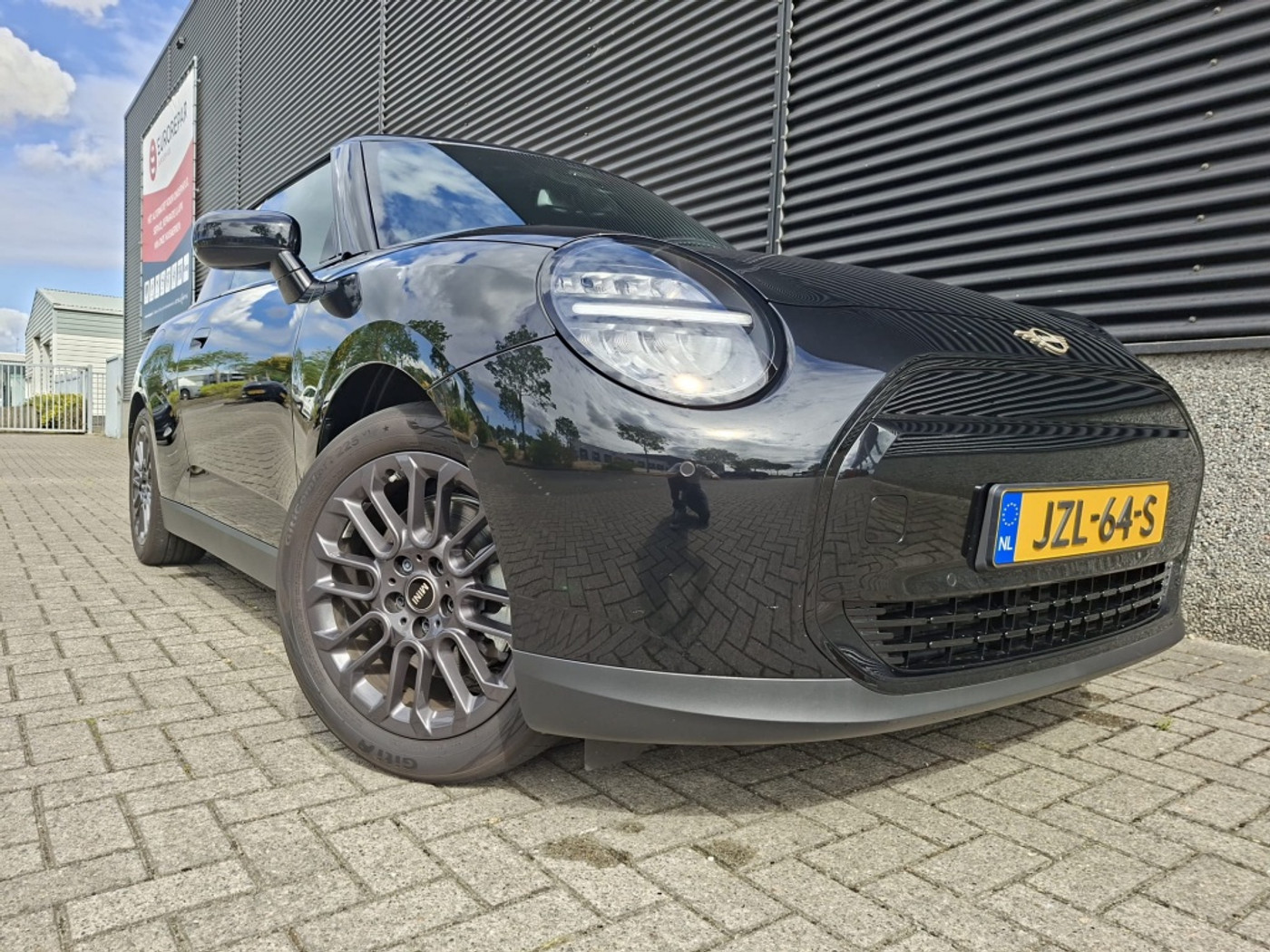 Foto van Mini Cooper E