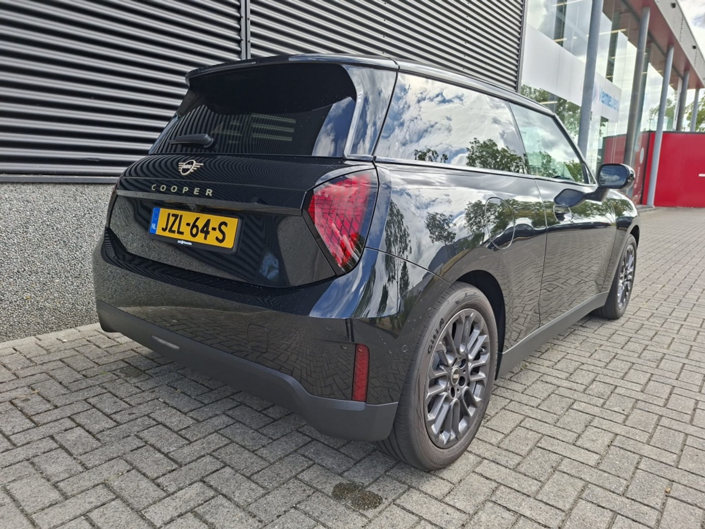 Foto van Mini Cooper E