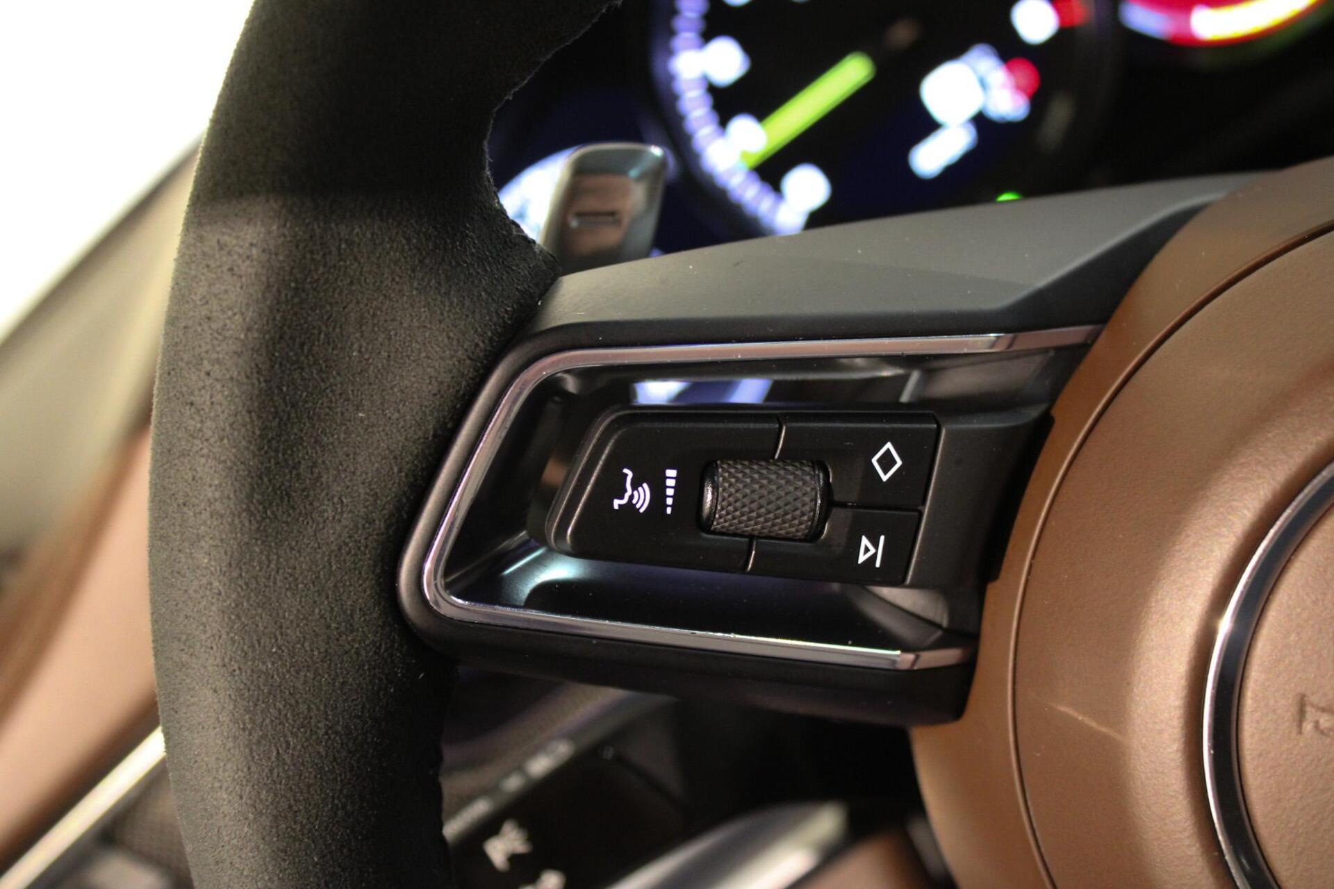 Foto van Porsche Panamera 4s E-hybrid
