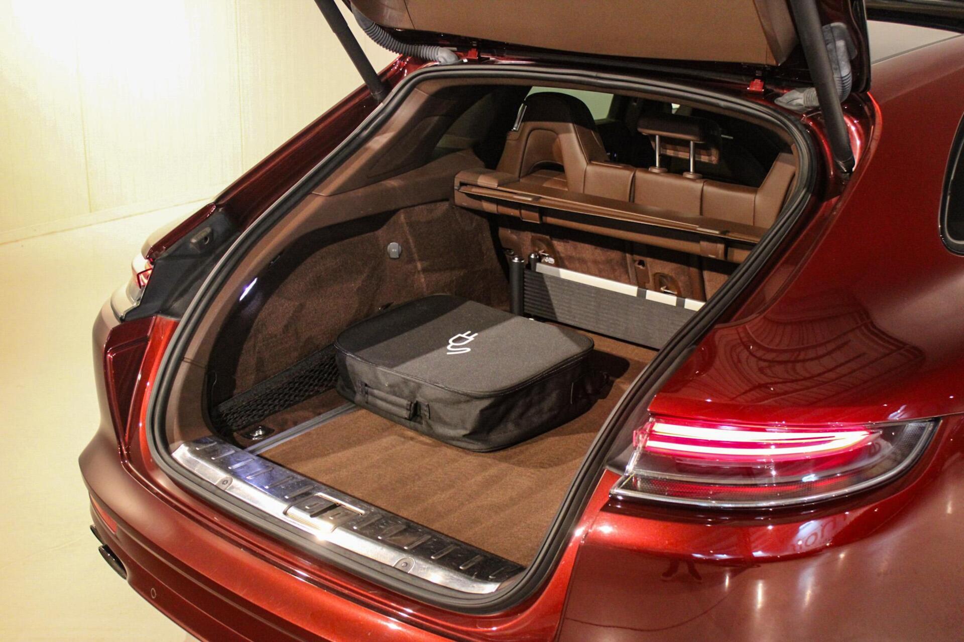 Foto van Porsche Panamera 4s E-hybrid