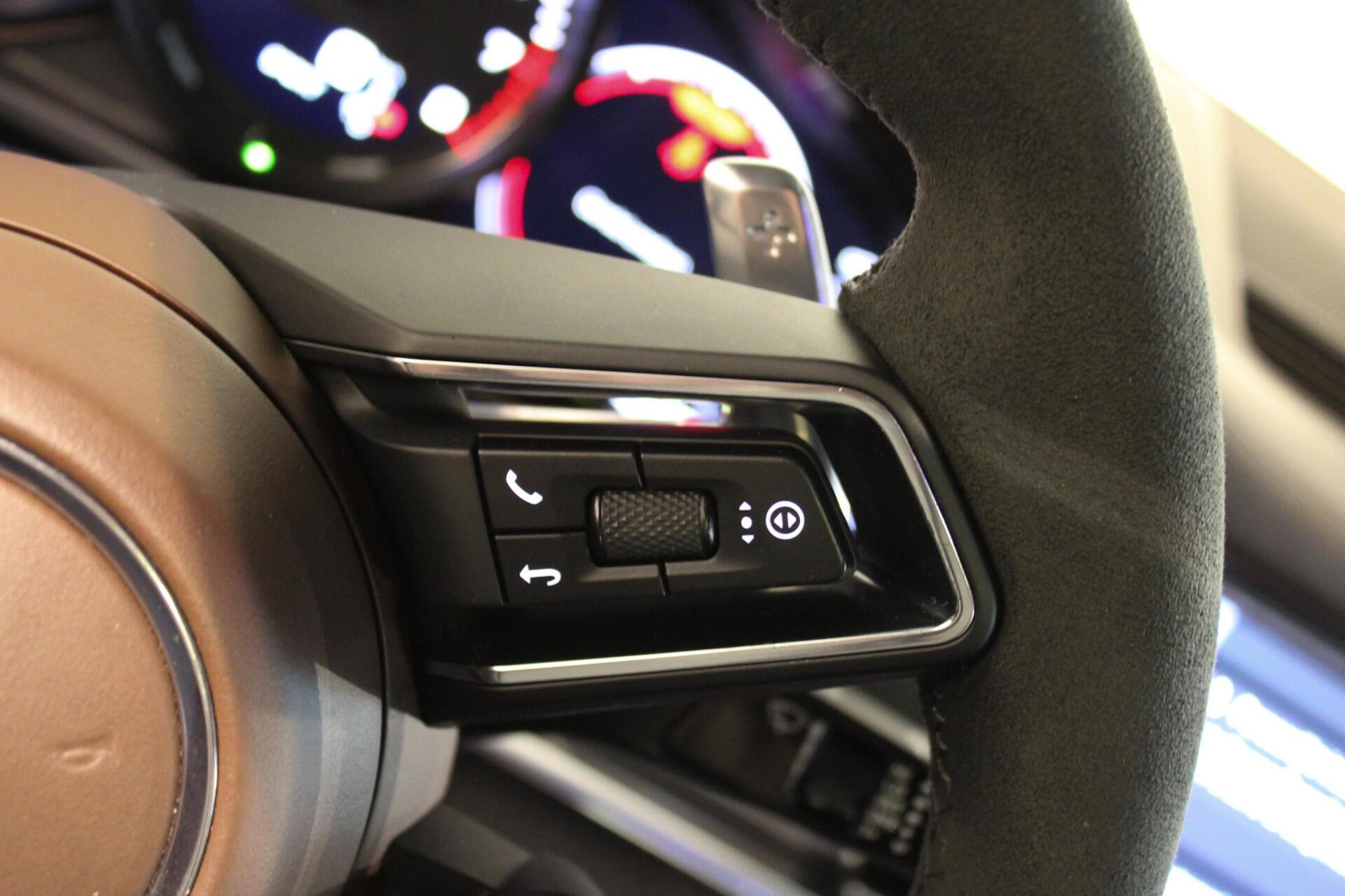 Foto van Porsche Panamera 4s E-hybrid