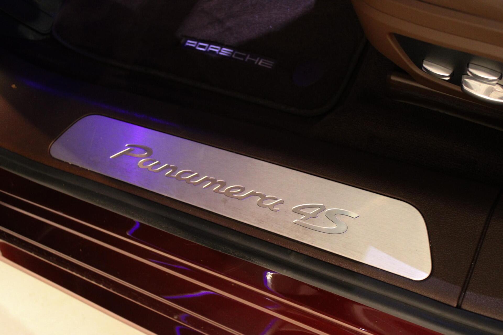 Foto van Porsche Panamera 4s E-hybrid