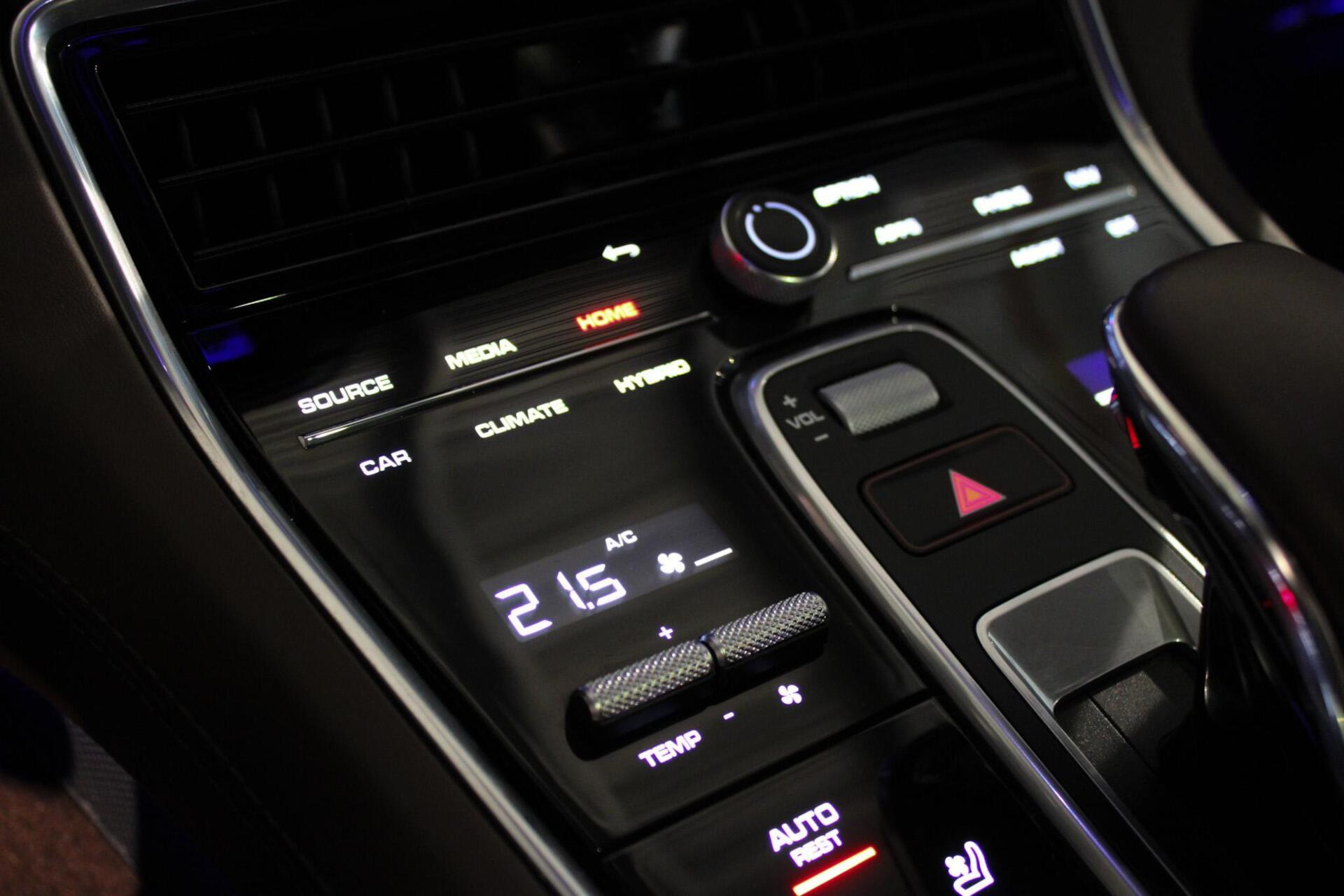 Foto van Porsche Panamera 4s E-hybrid