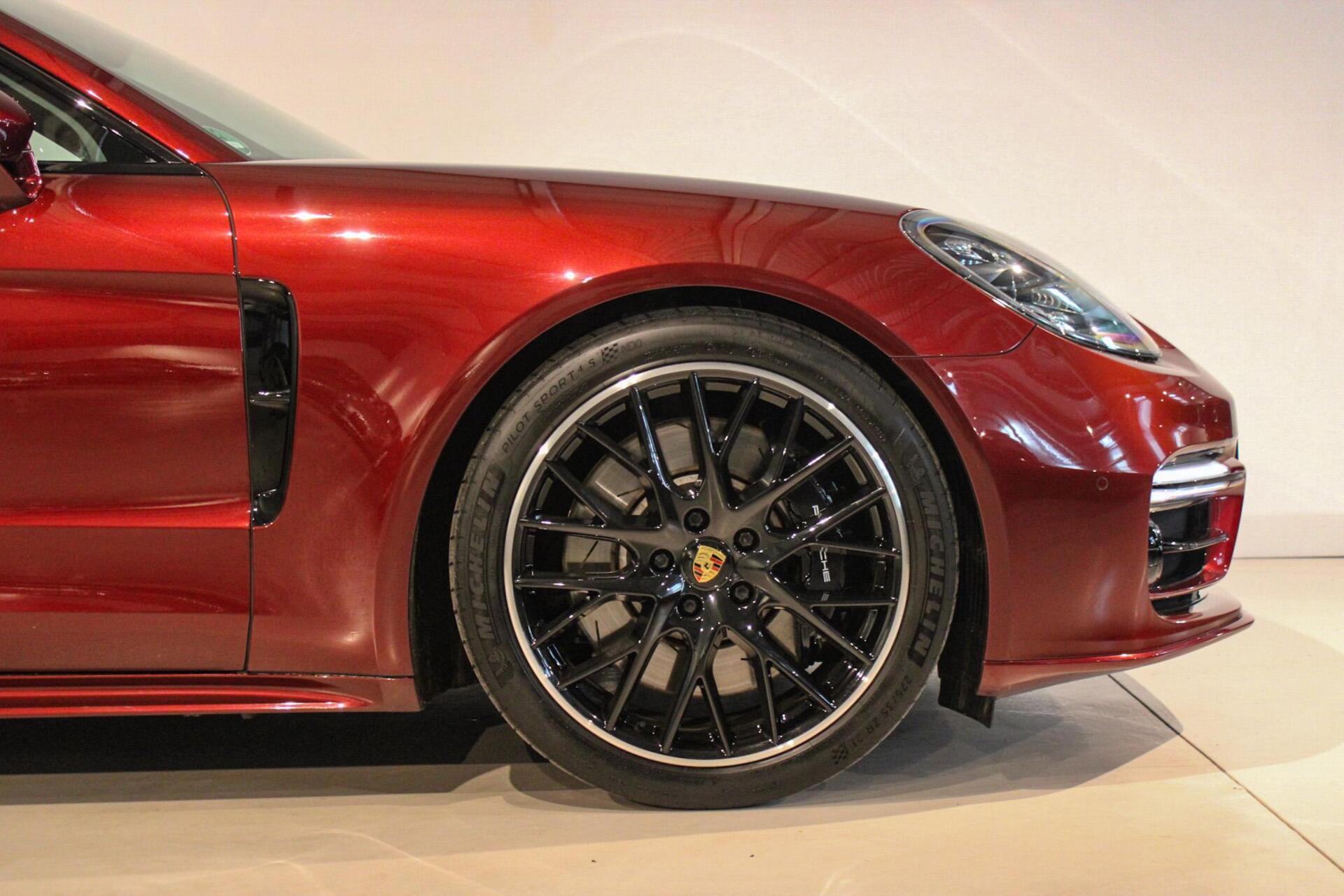 Foto van Porsche Panamera 4s E-hybrid