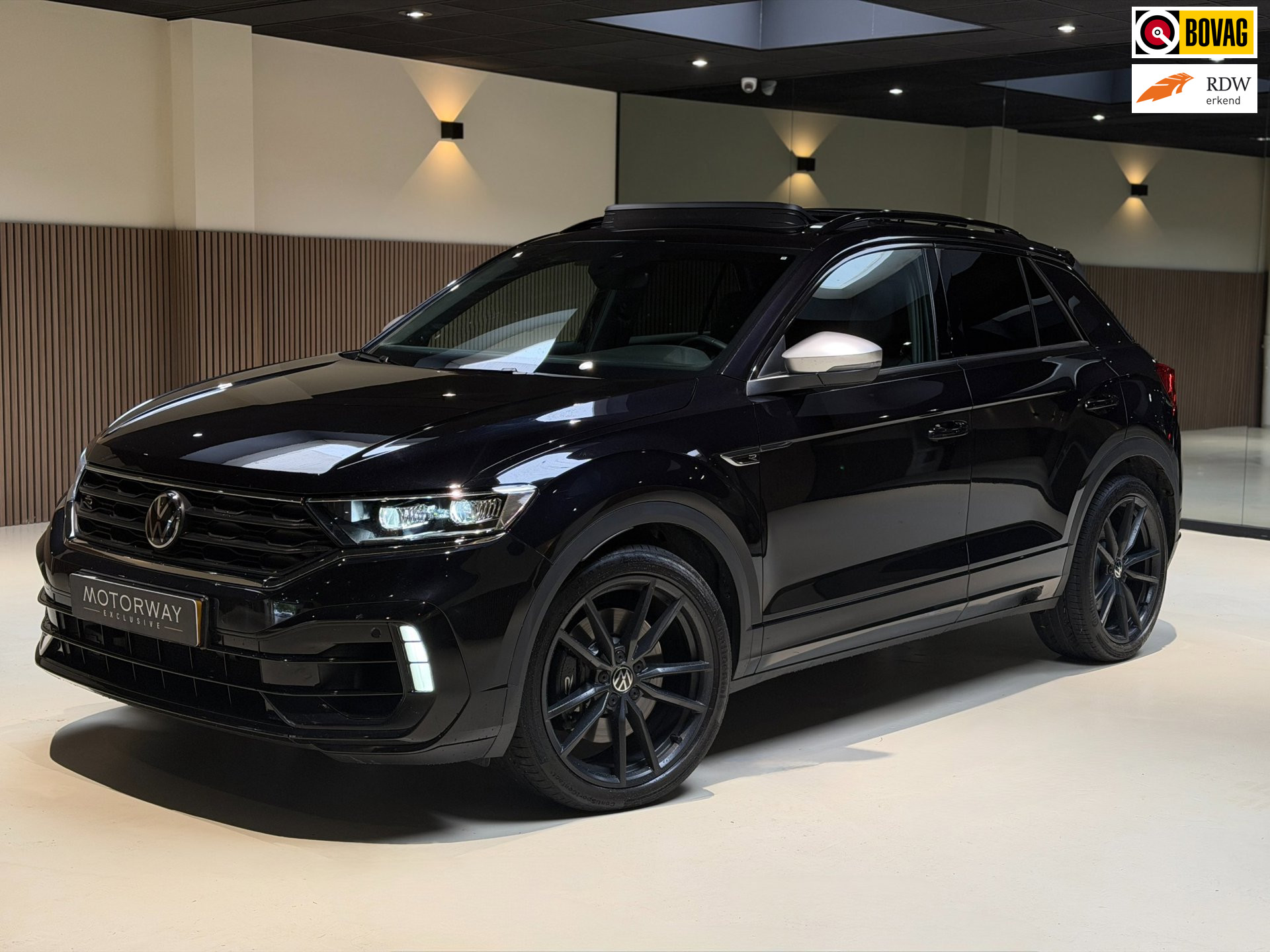 Volkswagen T-roc R 2.0 TSI 4Motion Sport 300pk|Pano|Leder|Beats|Blindspot| 2021 - voorkant