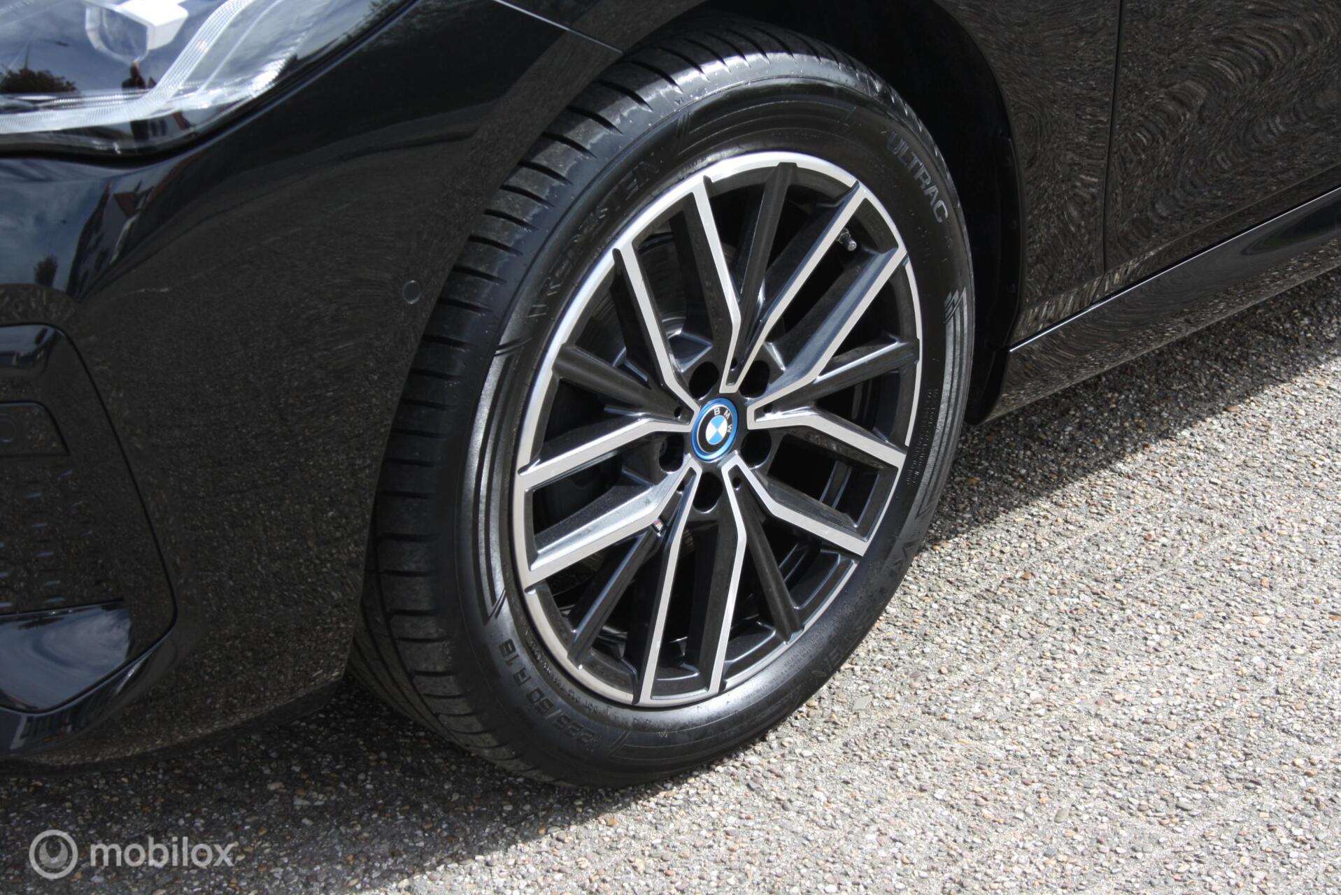 Foto van BMW 225e xDrive Active Tourer