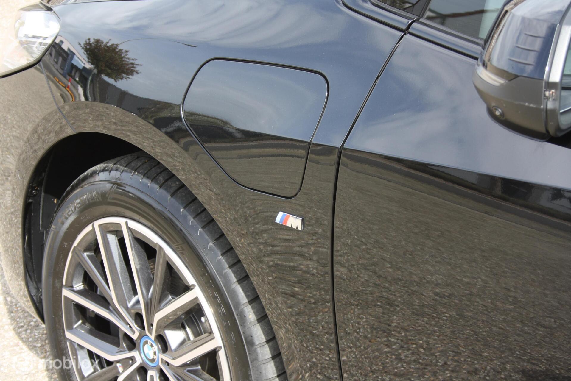 Foto van BMW 225e xDrive Active Tourer