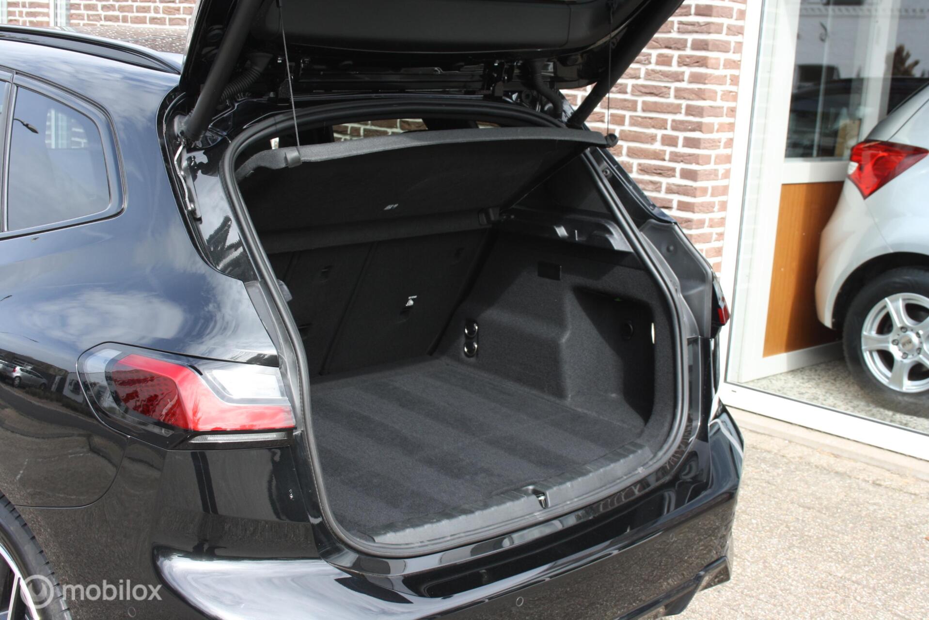 Foto van BMW 225e xDrive Active Tourer