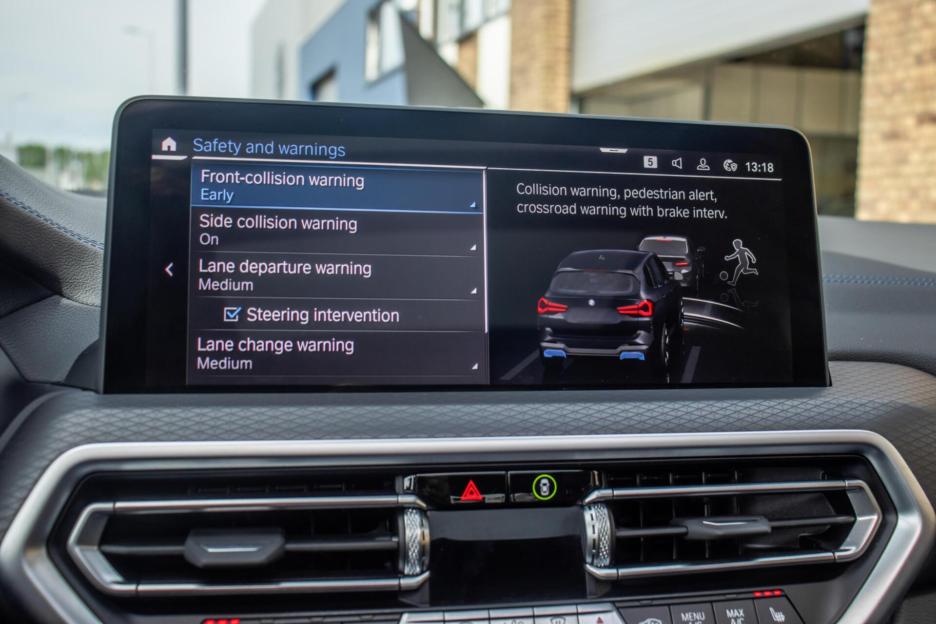 Foto van BMW Ix3