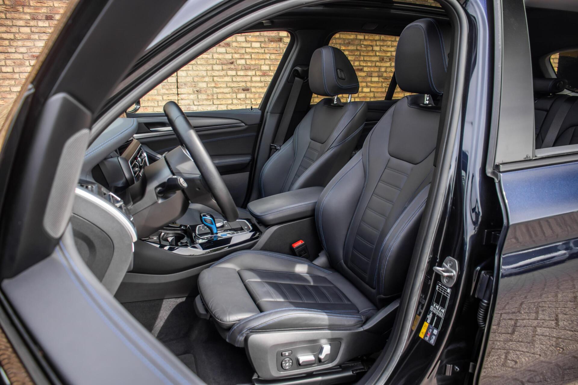 Foto van BMW Ix3