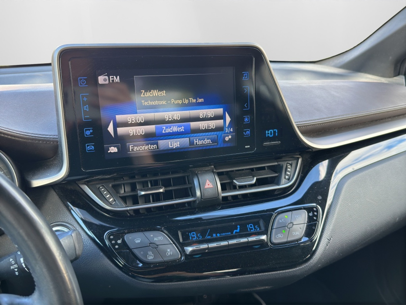 Foto van Toyota Toyota C-hr