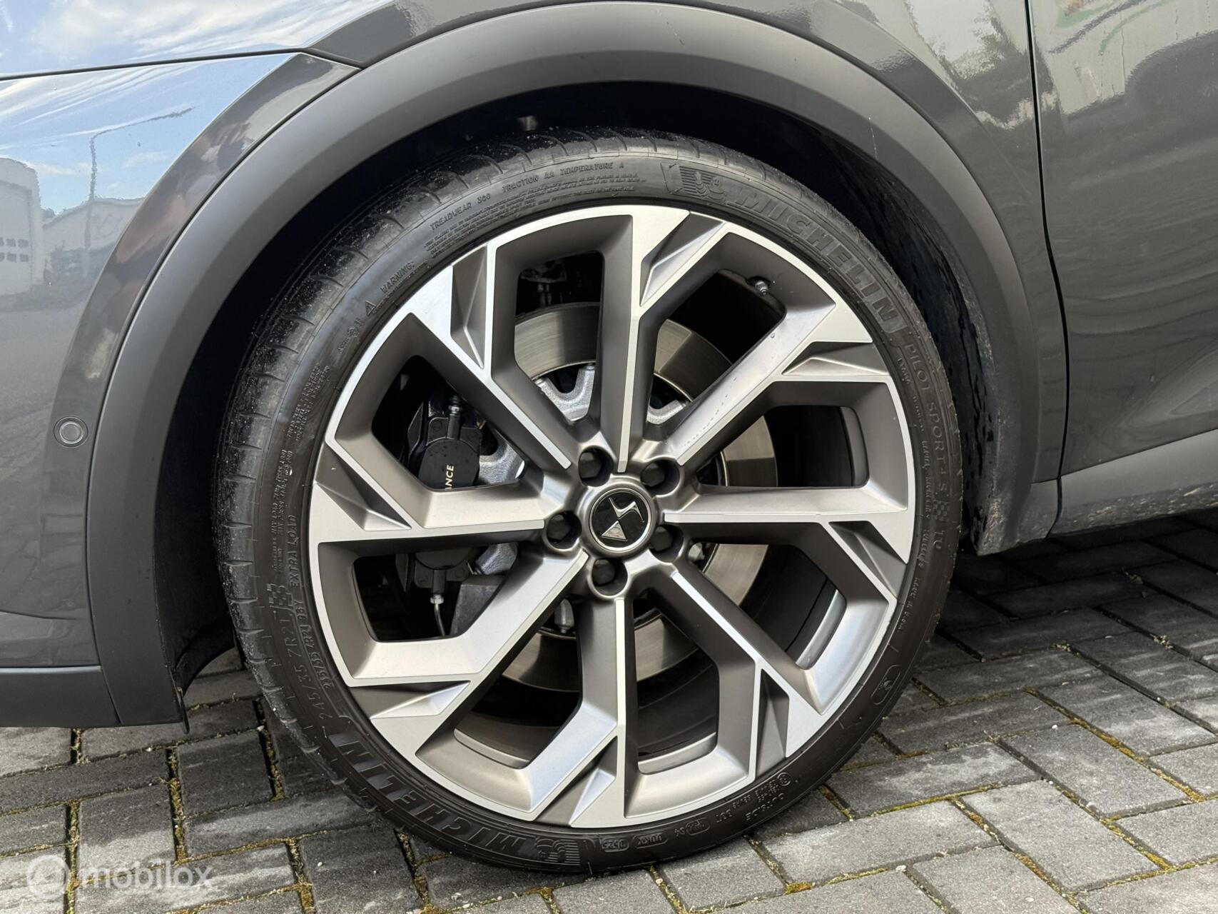 Foto van DS Ds7