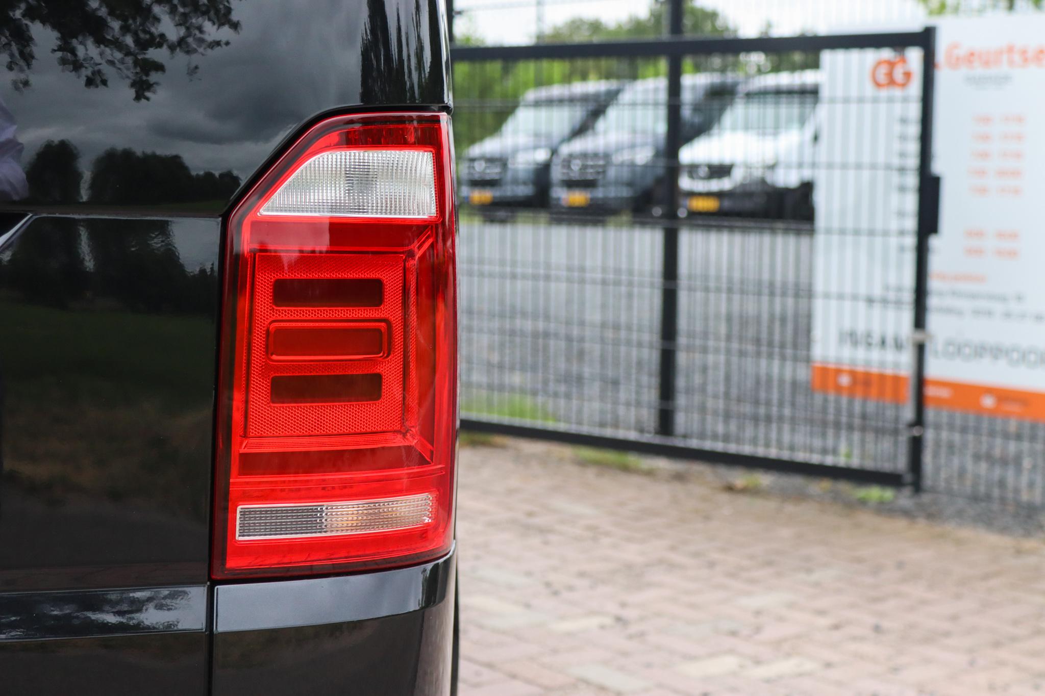Foto van Volkswagen Transporter Caravelle