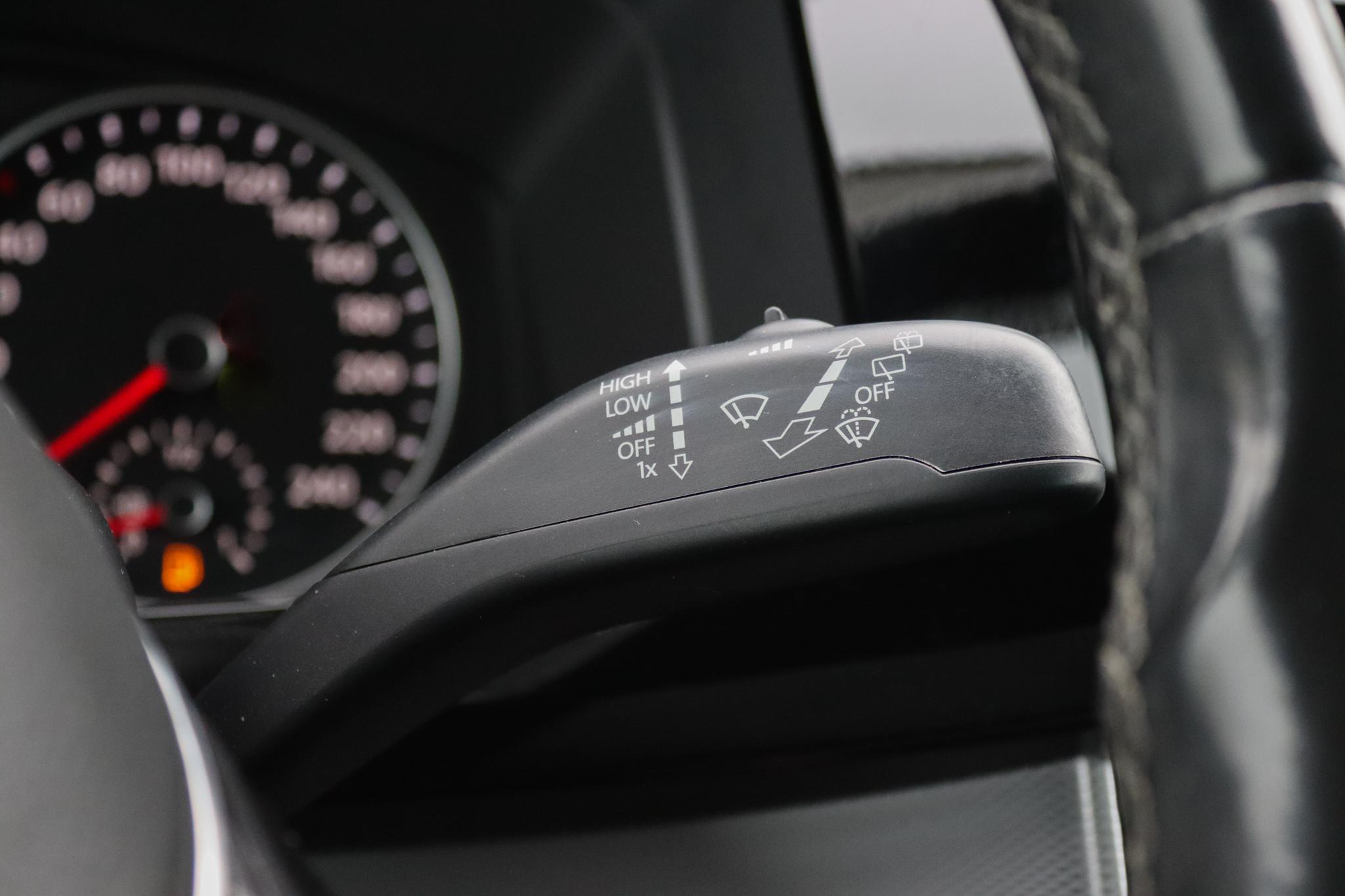 Foto van Volkswagen Transporter Caravelle