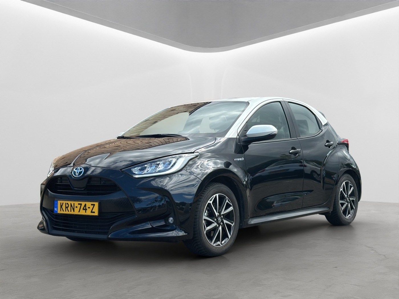 Toyota Toyota Yaris 1.5 Hybrid Executive limited HUD Blindspot Navi PDC Keyless 2021 - voorkant
