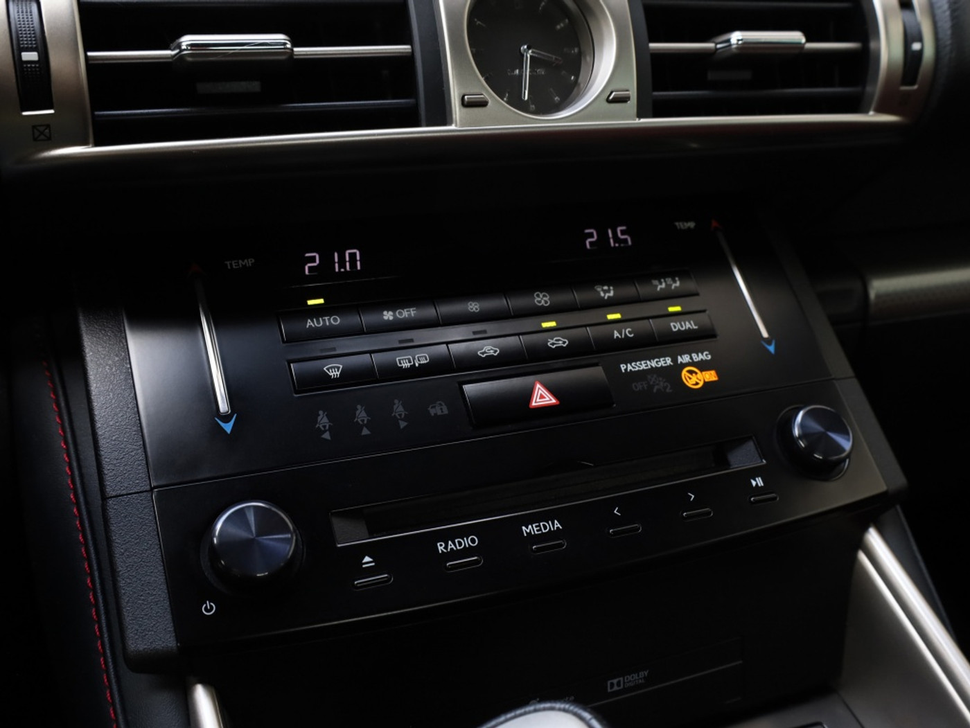 Foto van Lexus Lexus Is300h