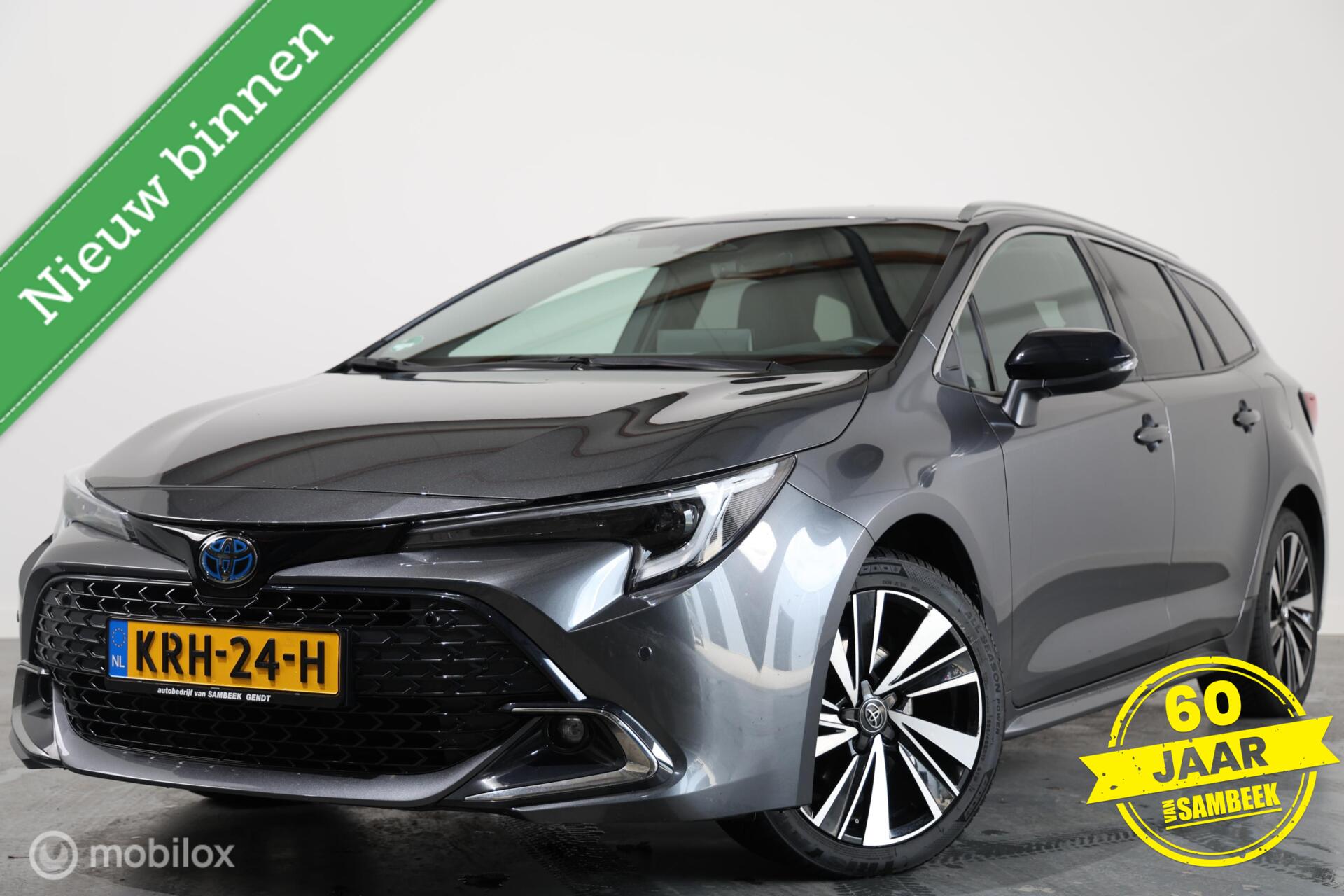 Toyota Toyota Corolla Hybrid 140 Dynamic - Carplay - Stuur/Stoelverwarming - Camera 2025 - voorkant