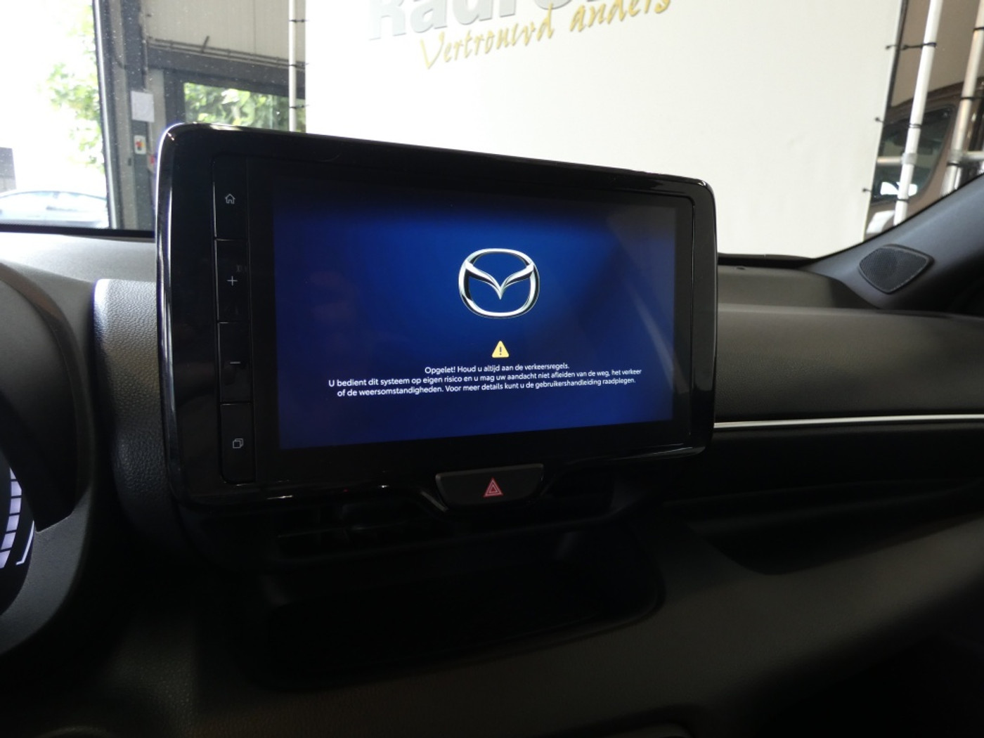 Foto van Mazda 2 Hybrid