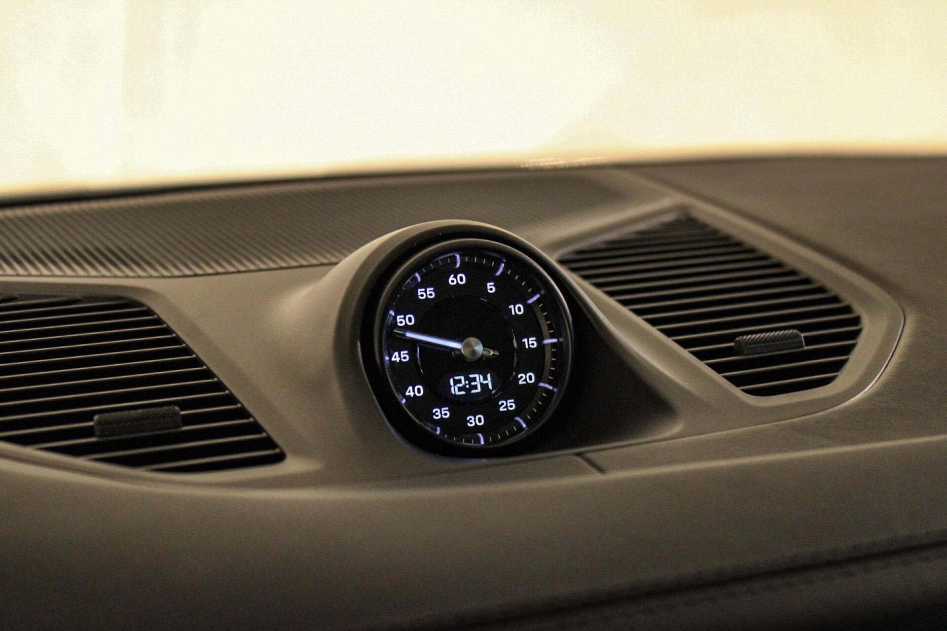 Foto van Porsche Cayenne E-hybrid