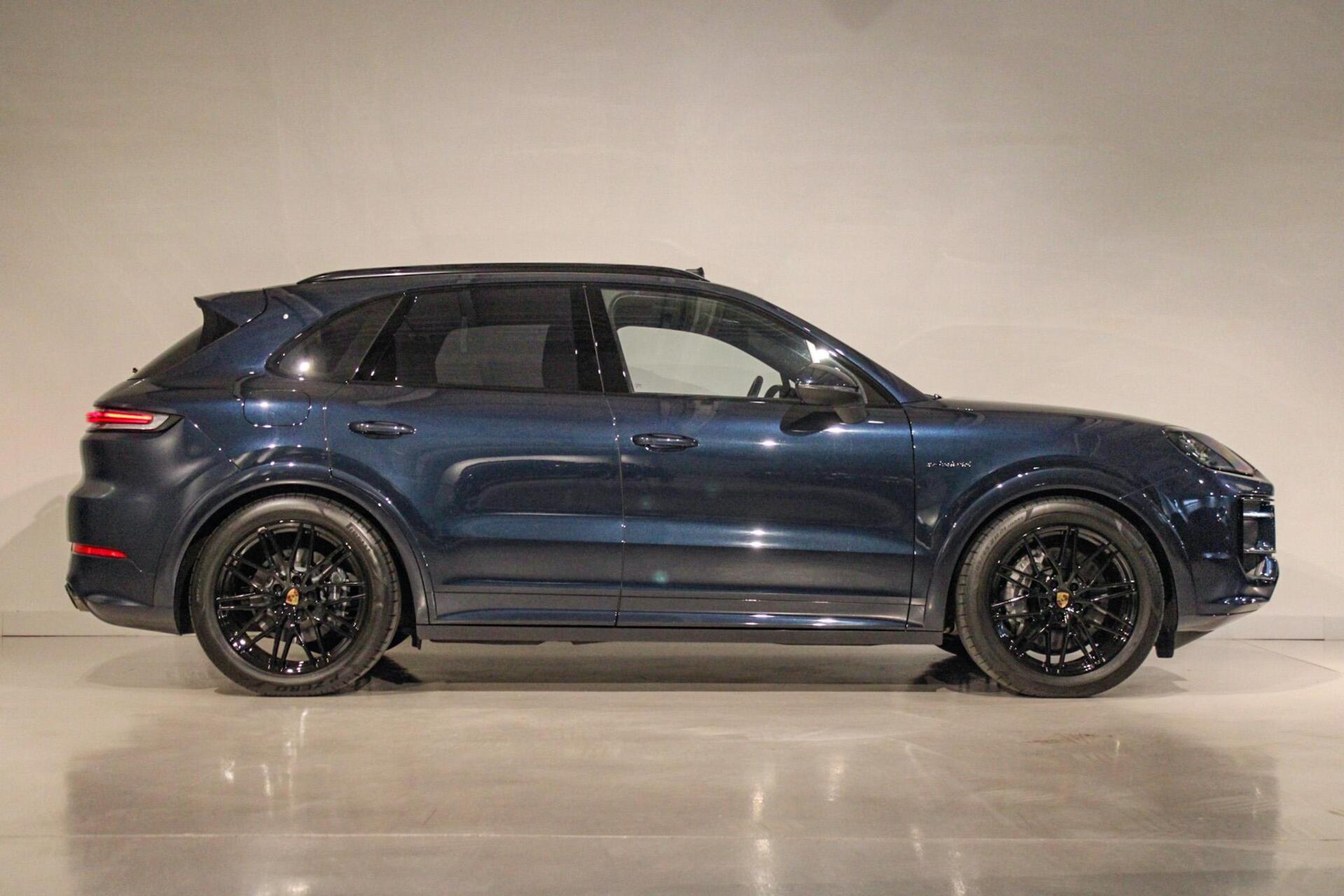 Foto van Porsche Cayenne E-hybrid