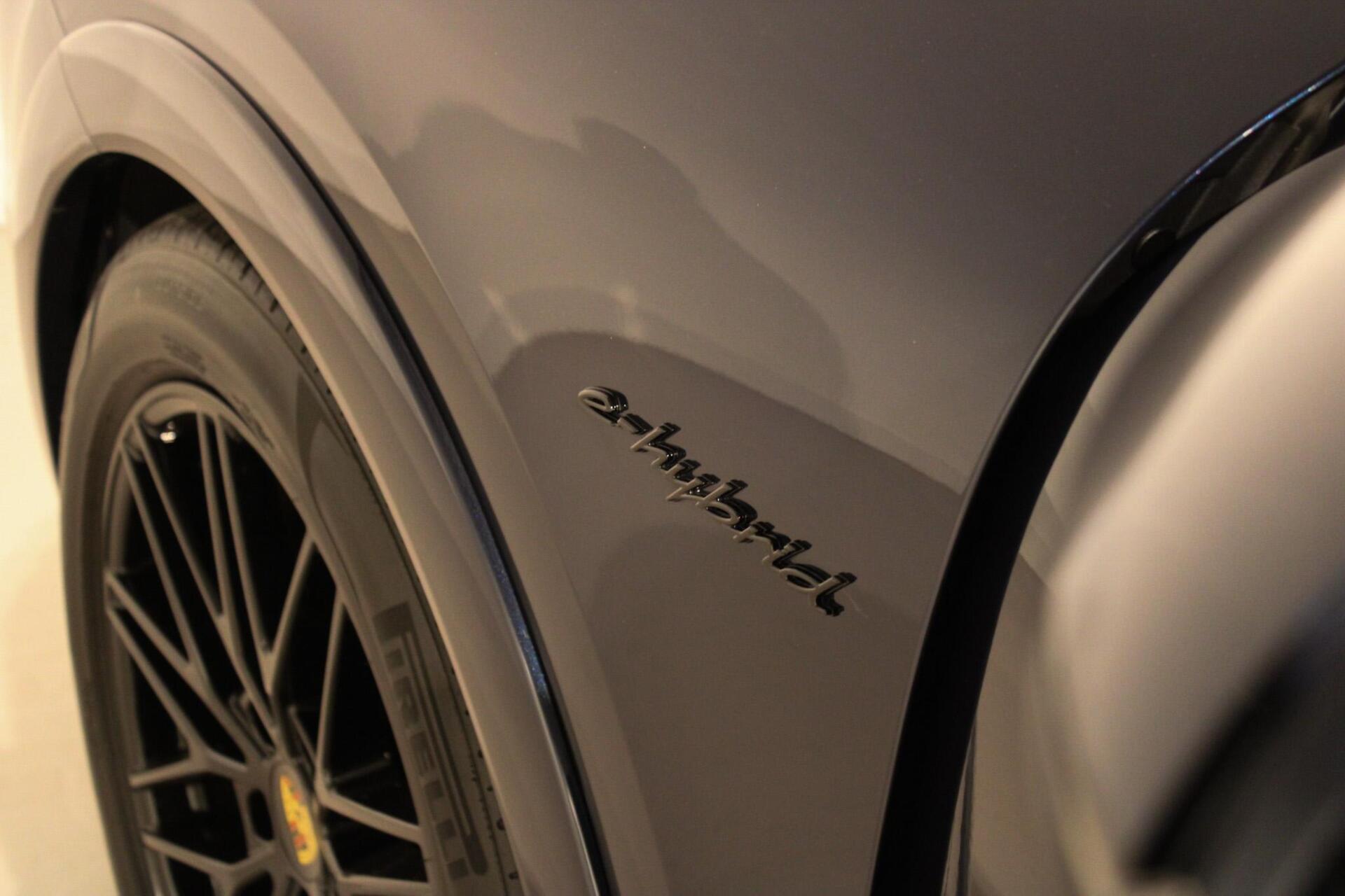 Foto van Porsche Cayenne E-hybrid