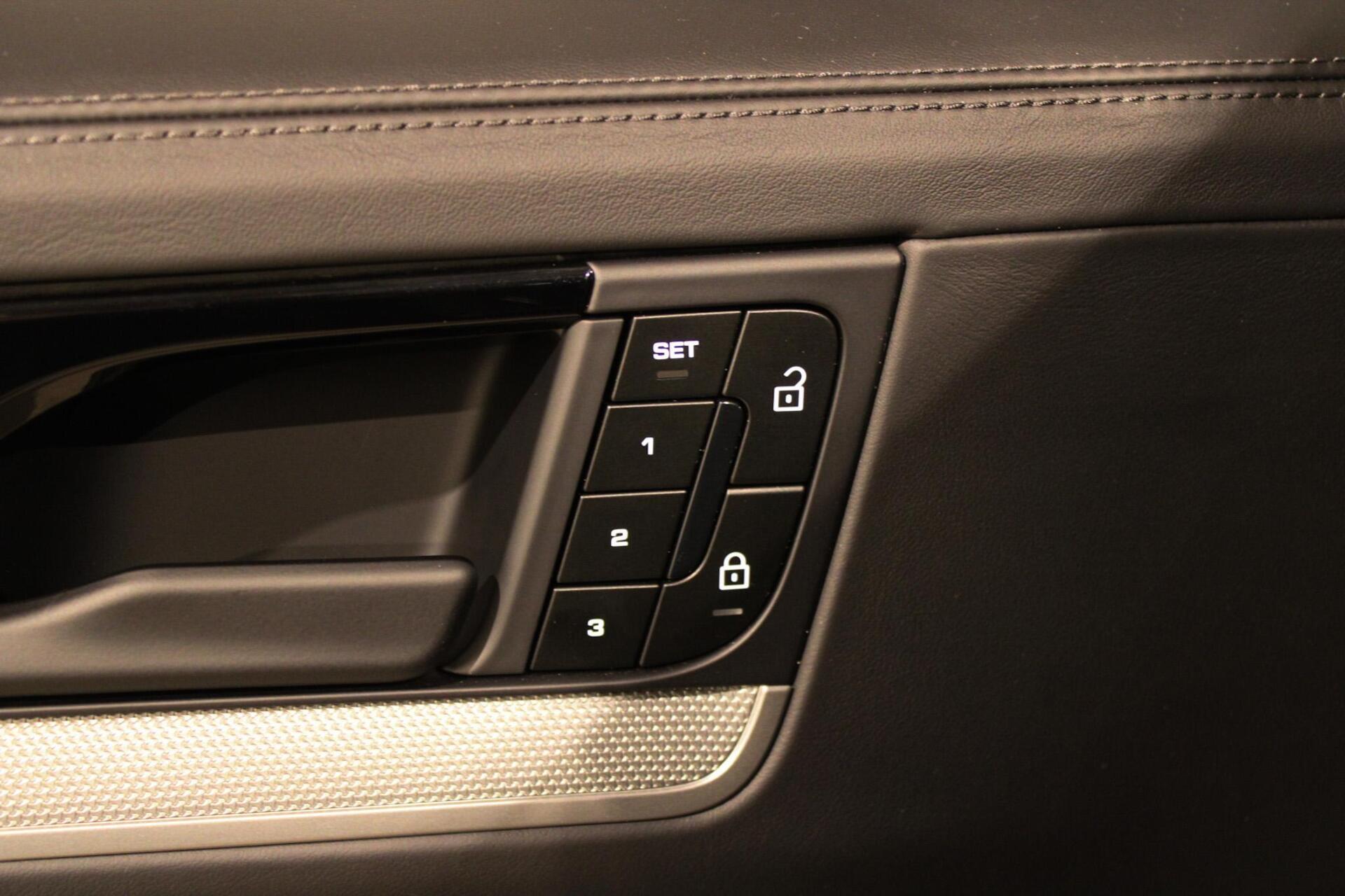 Foto van Porsche Cayenne E-hybrid