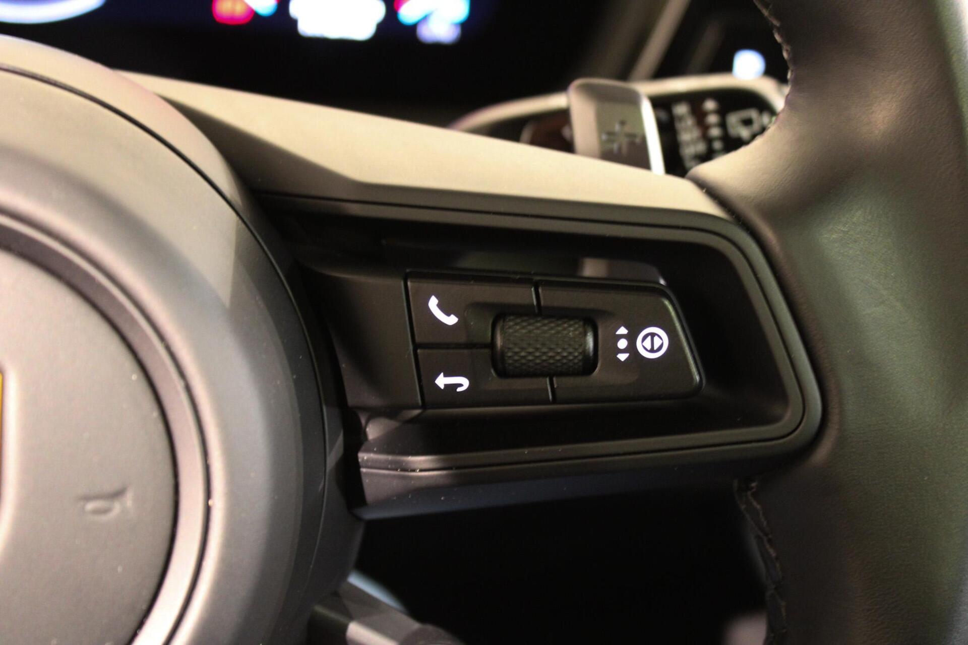 Foto van Porsche Cayenne E-hybrid