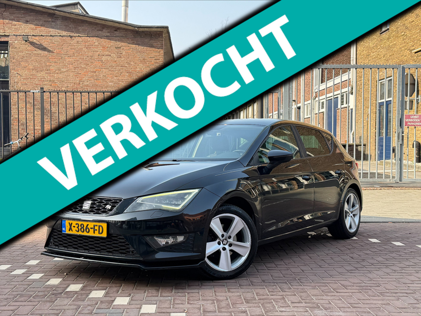 Seat Leon 1.4 TSI FR | Nette auto | Maxton | Onderhoudsboekjes 2013 - voorkant