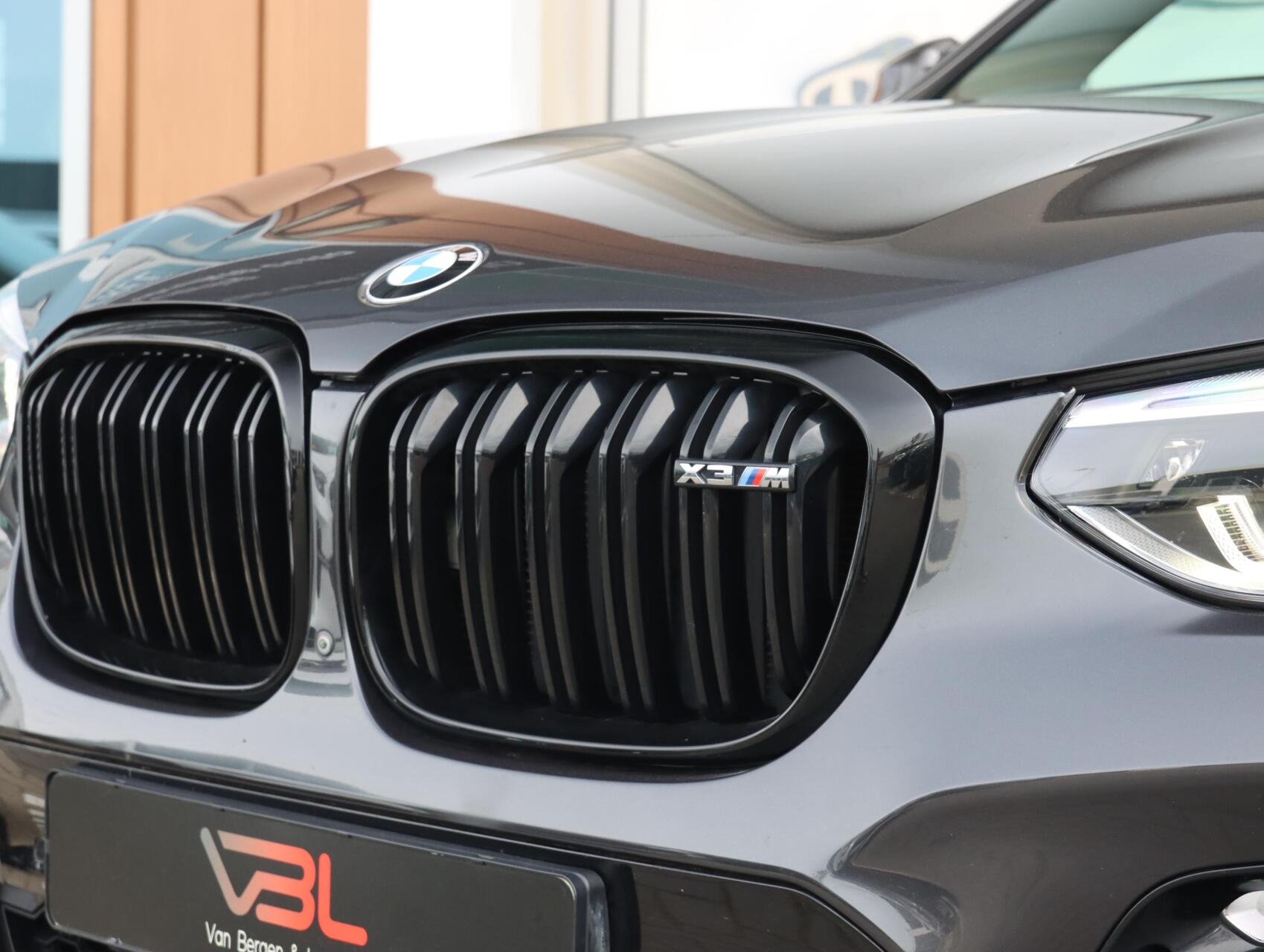Foto van BMW X3 M40i
