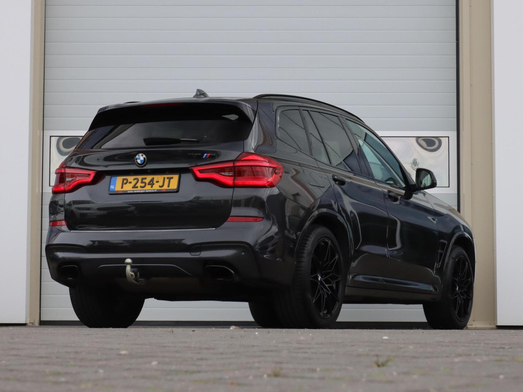 Foto van BMW X3 M40i