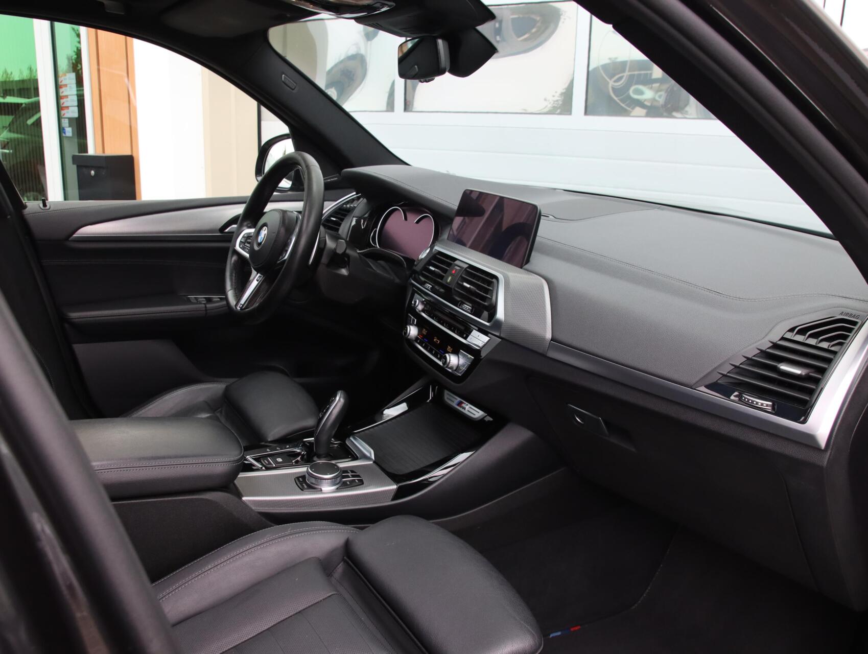 Foto van BMW X3 M40i