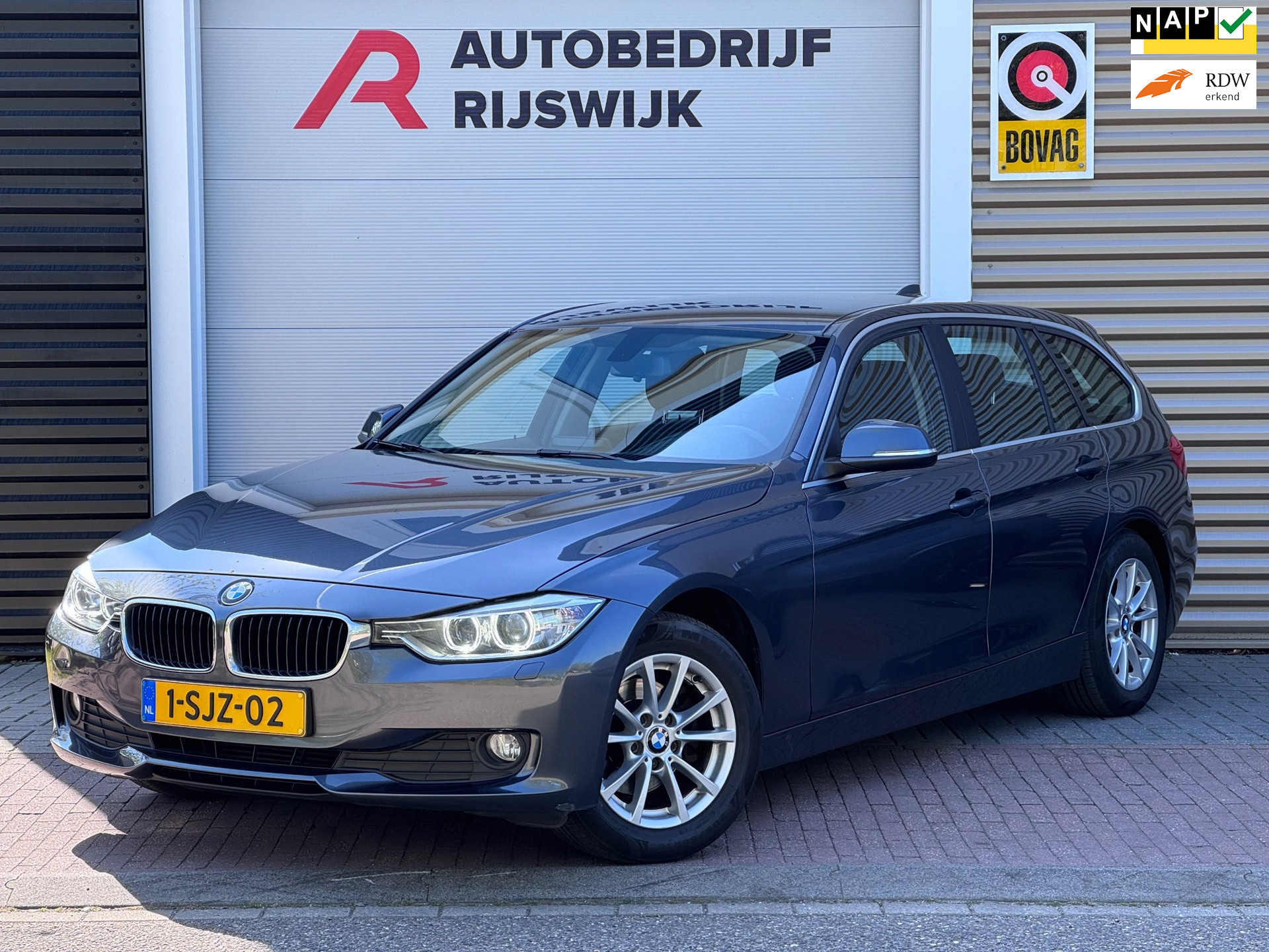 BMW 316i 316i Executive Upgrade Navi/Trekhaak 2013 - voorkant