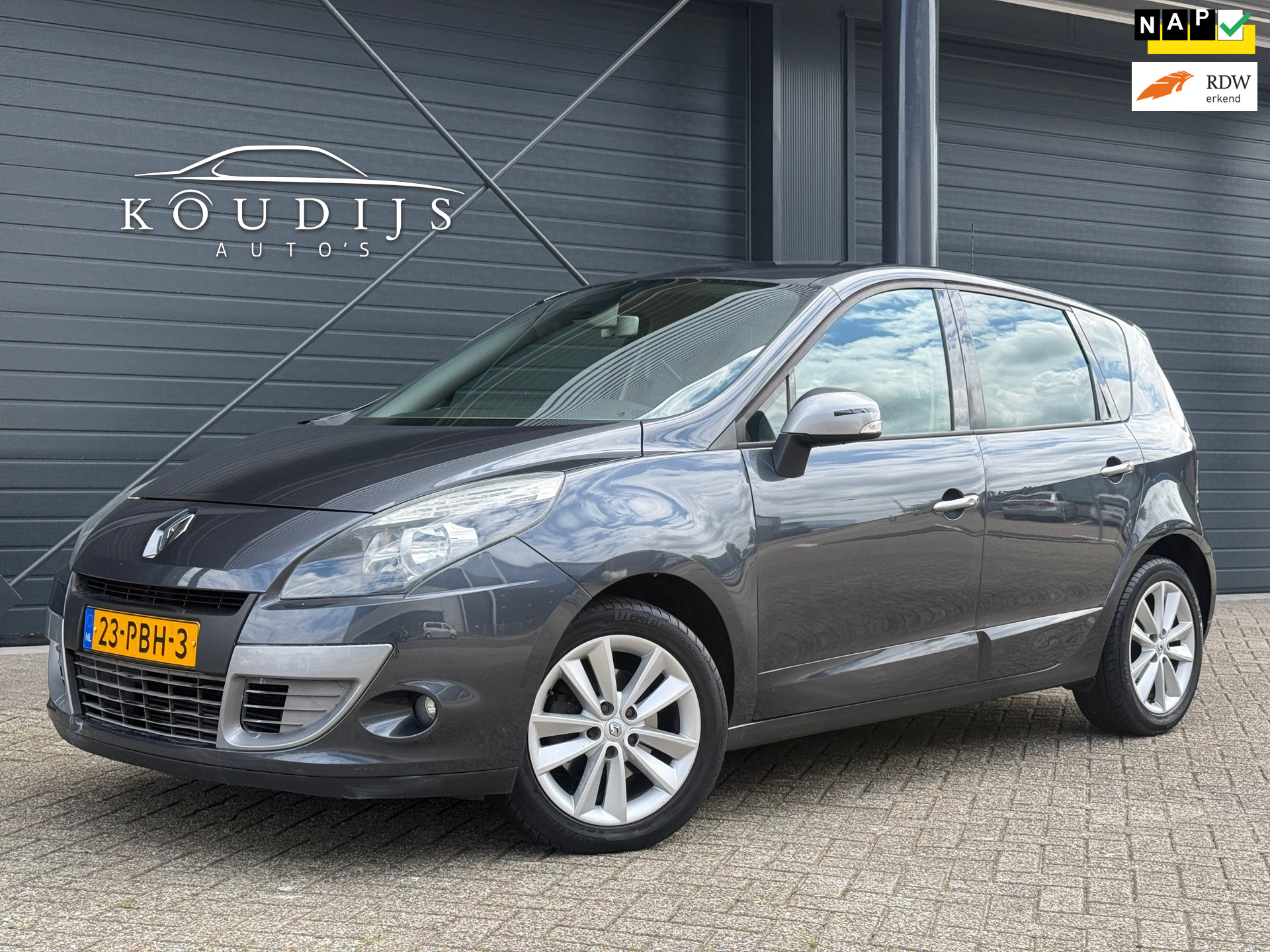 Renault Megane Scenic 1.4 TCE Celsium, Bluetooth, Climate, Trekhaak, NL Auto 2011 - voorkant