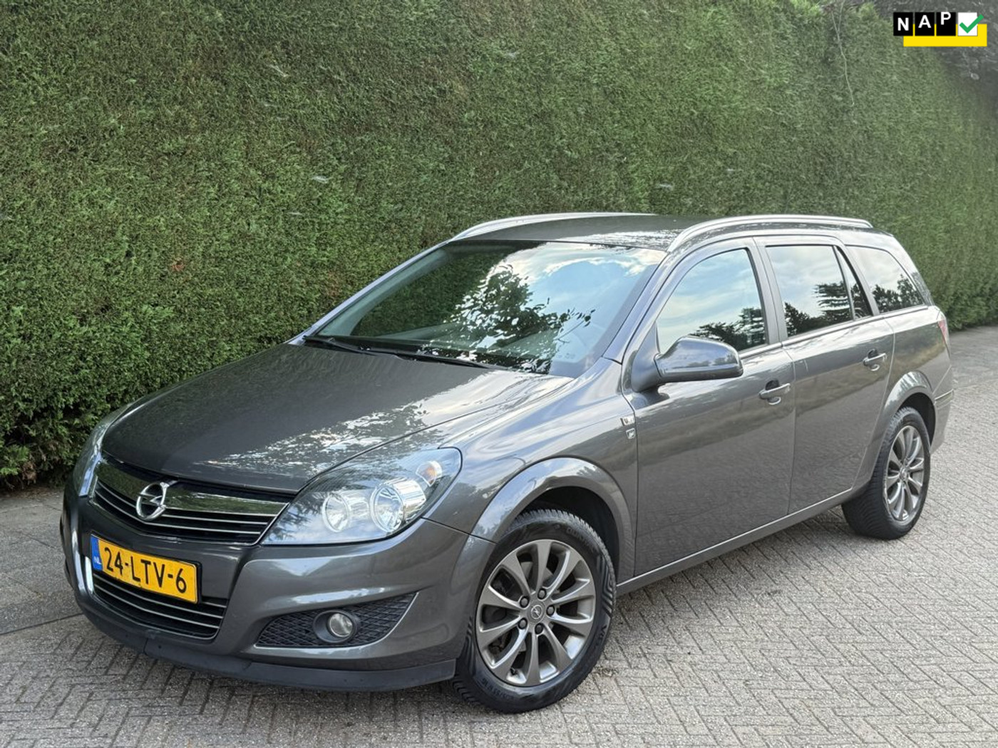 Opel Astra Station Wagon 111 years Edition/Airco/PDC/Elek.Ram/Navi 2010 - voorkant