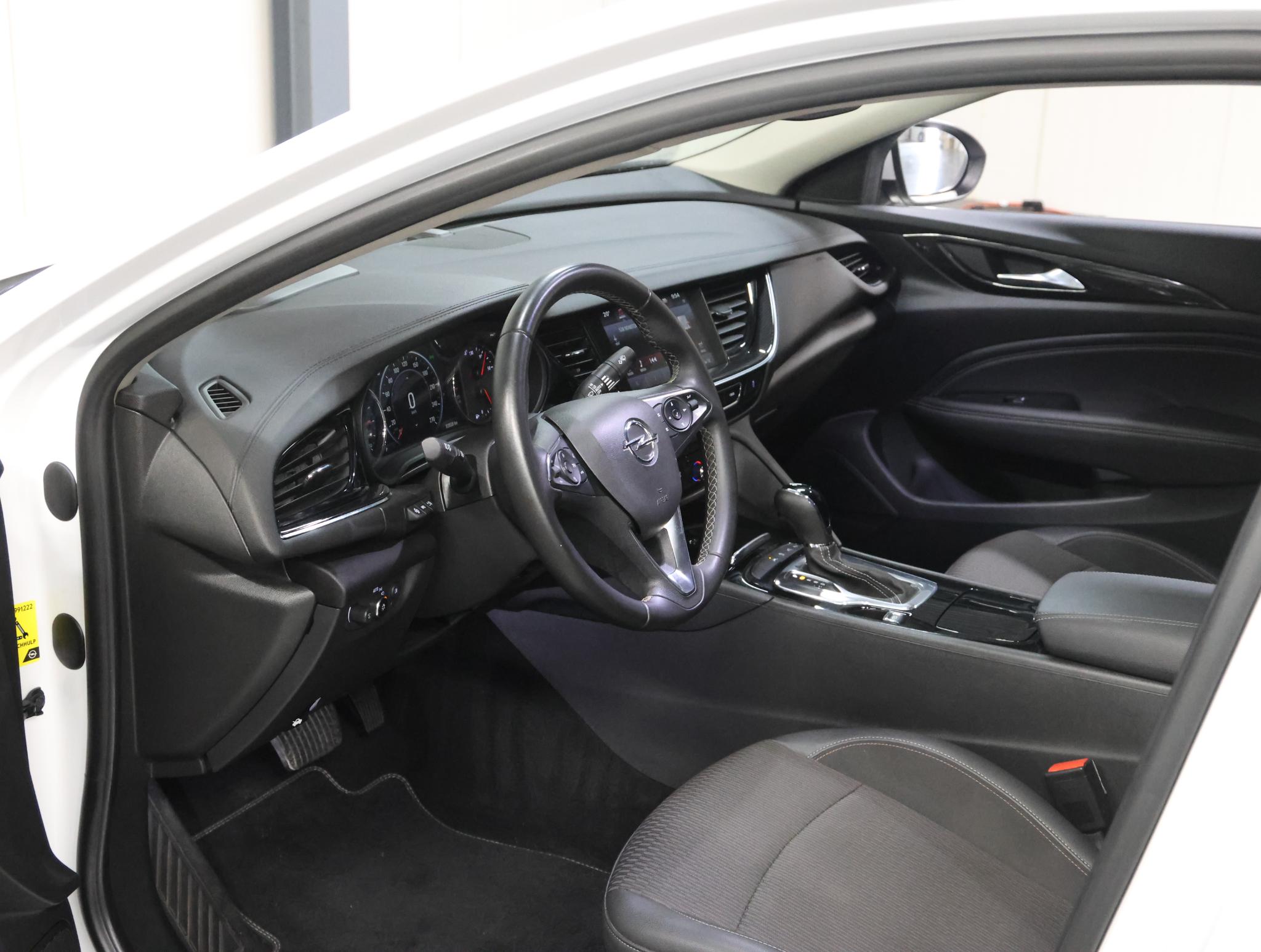 Foto van Opel Insignia Grand Sport