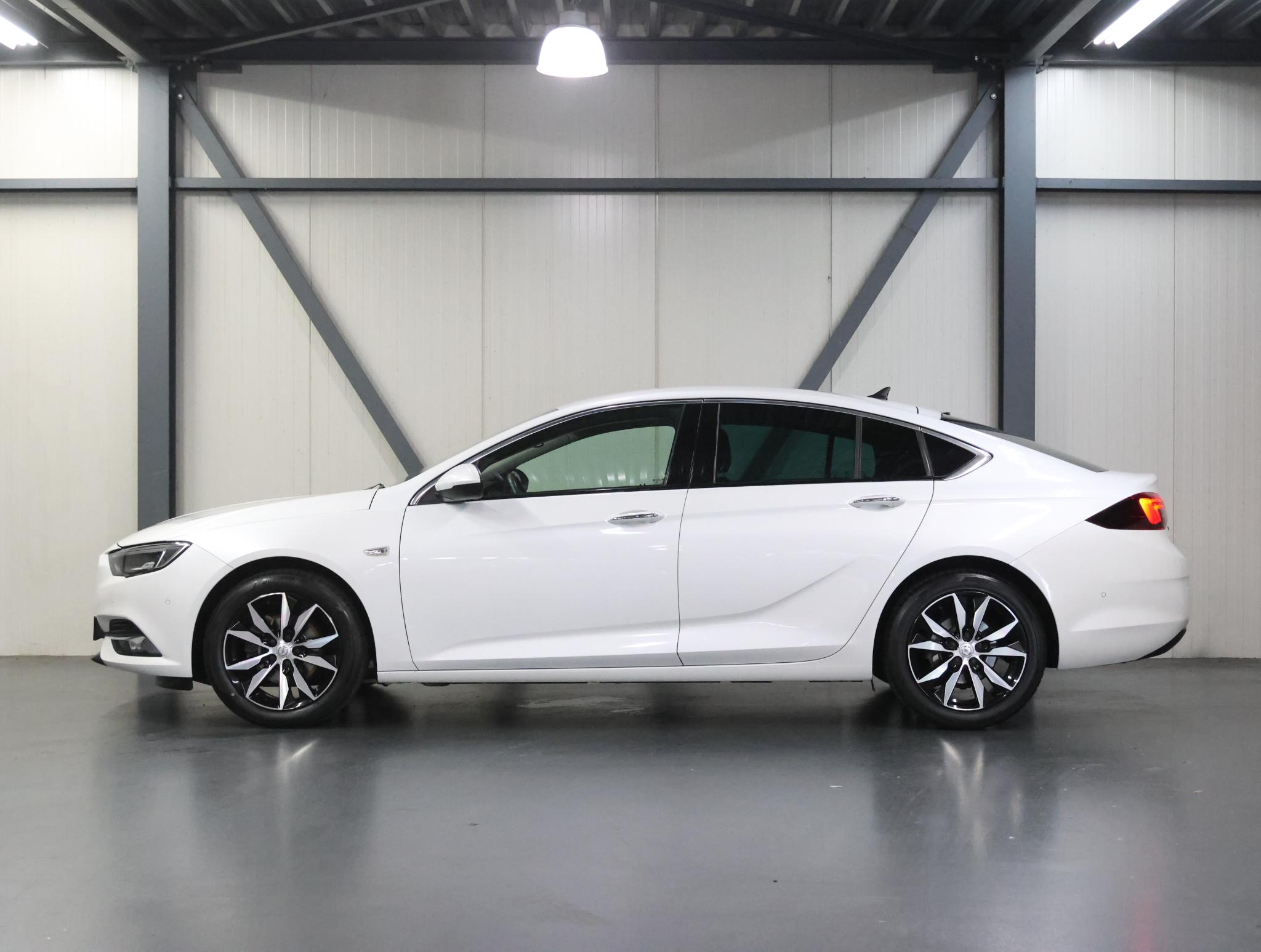 Foto van Opel Insignia Grand Sport