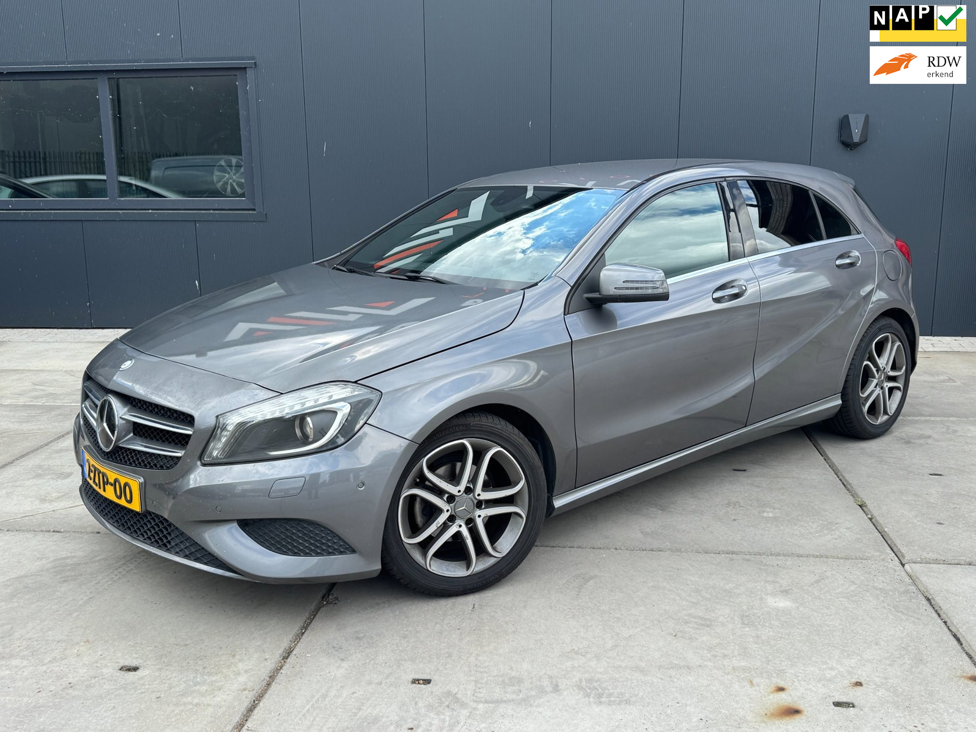 Mercedes-Benz A 180 CDI 180 CDI Lease Edition 4U3 A180 2015 diesel  Navi Airco Cruise control Xenon 2015 - voorkant
