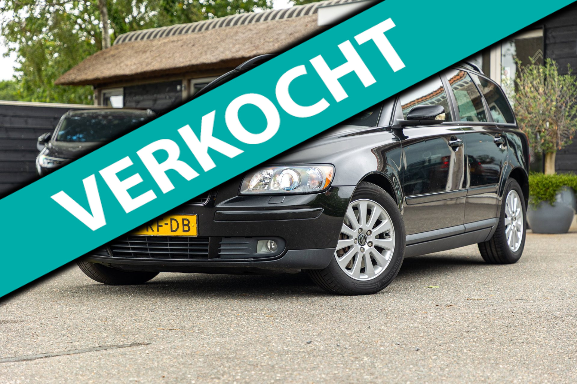 Volvo V50 2.5 T5 Summum Automaat I Leder I Memory I Parkeersensoren I Climate I Cruise I Navigatie I NL Auto I NAP 2005 - voorkant