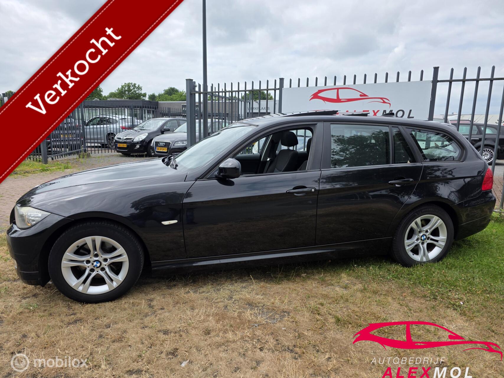 BMW 318i 318i High Executive 2010 - voorkant