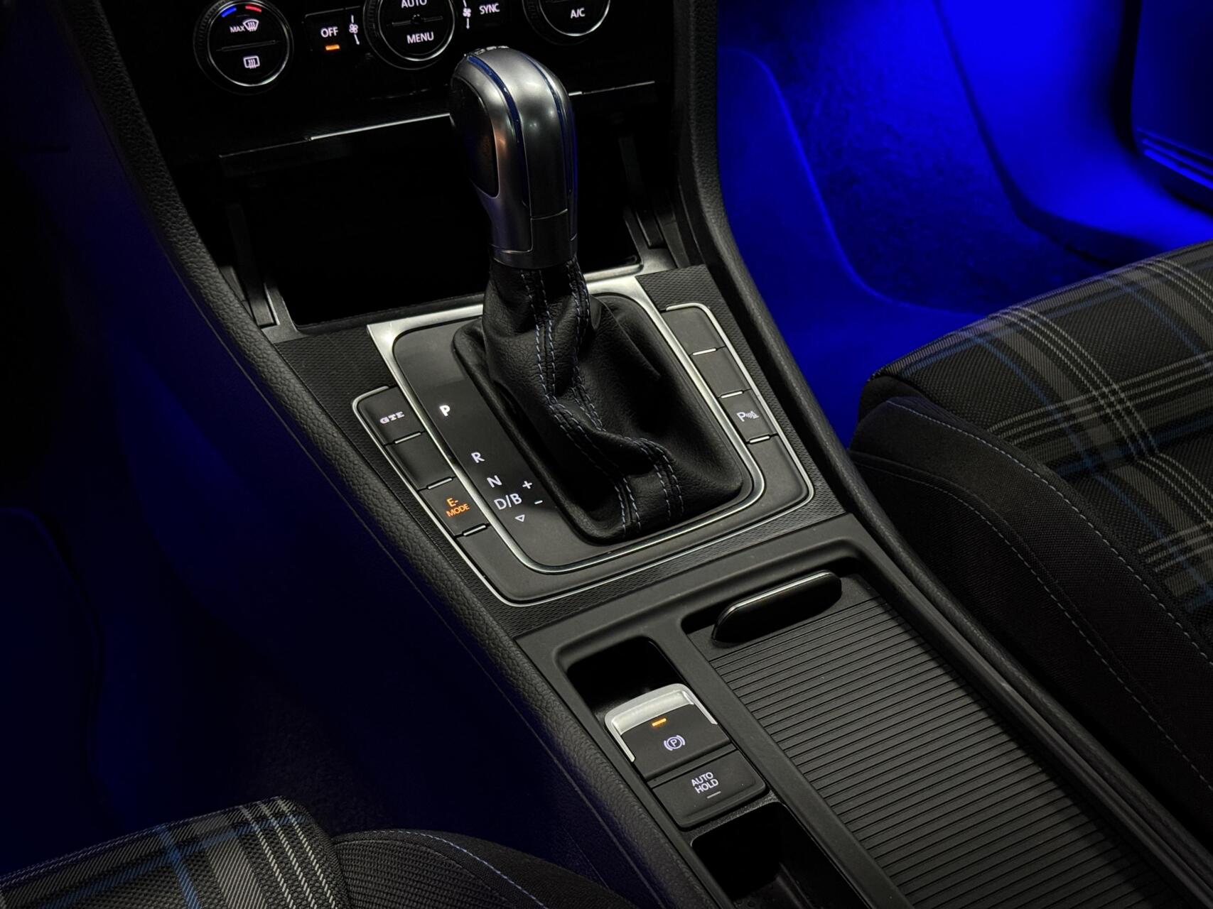 Foto van Volkswagen Golf GTE