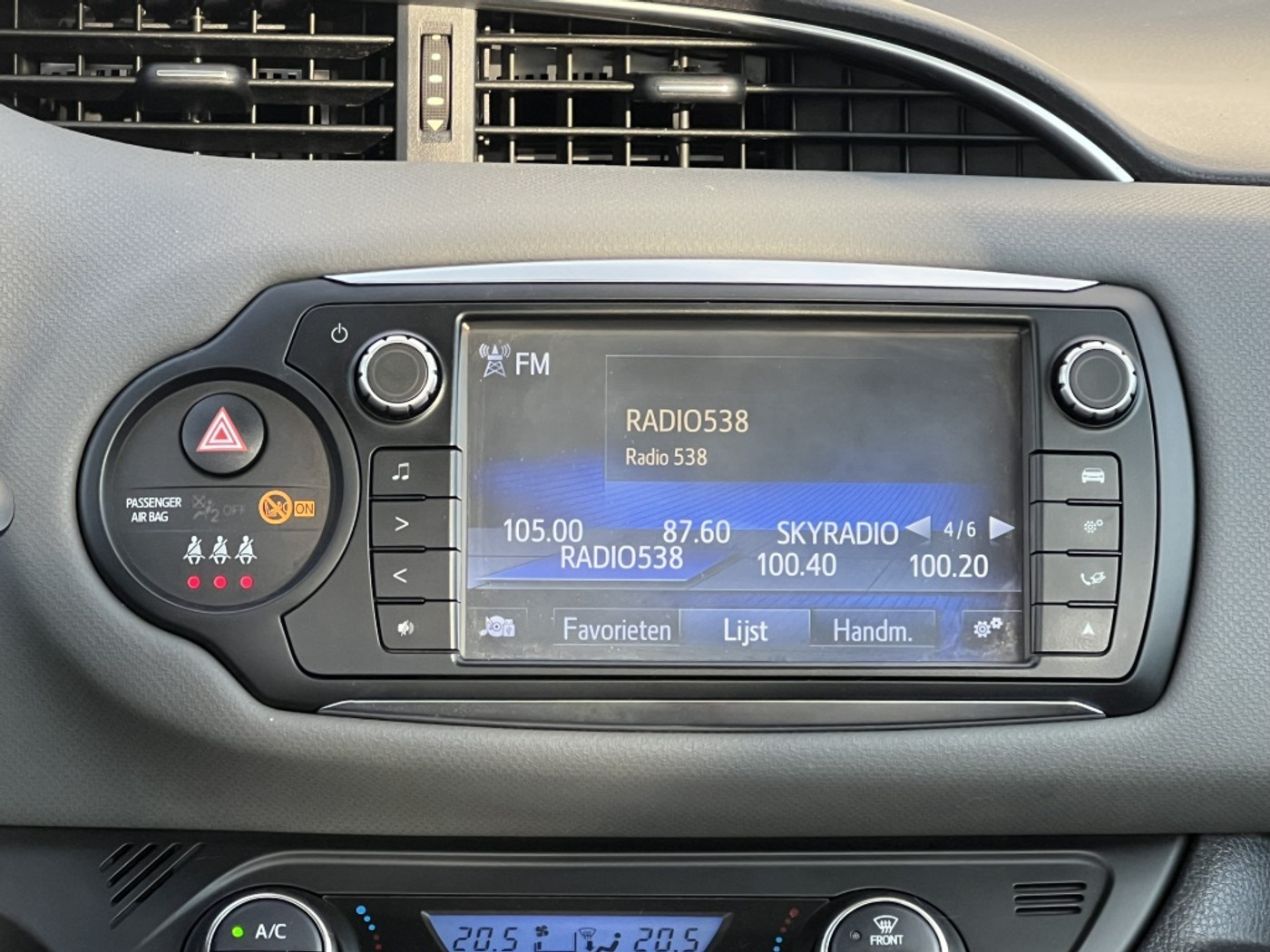 Foto van Toyota Toyota Yaris Hybrid