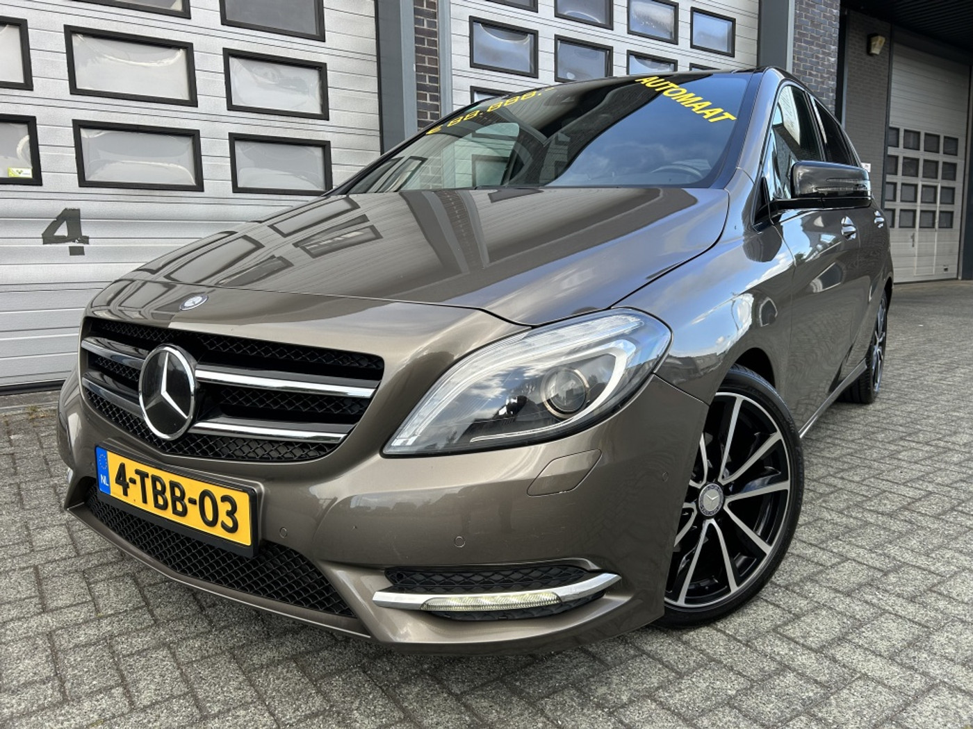 Mercedes-Benz B 200 200 Ambition Automaat*Leder*Pano TOPstaat! 2014 - voorkant