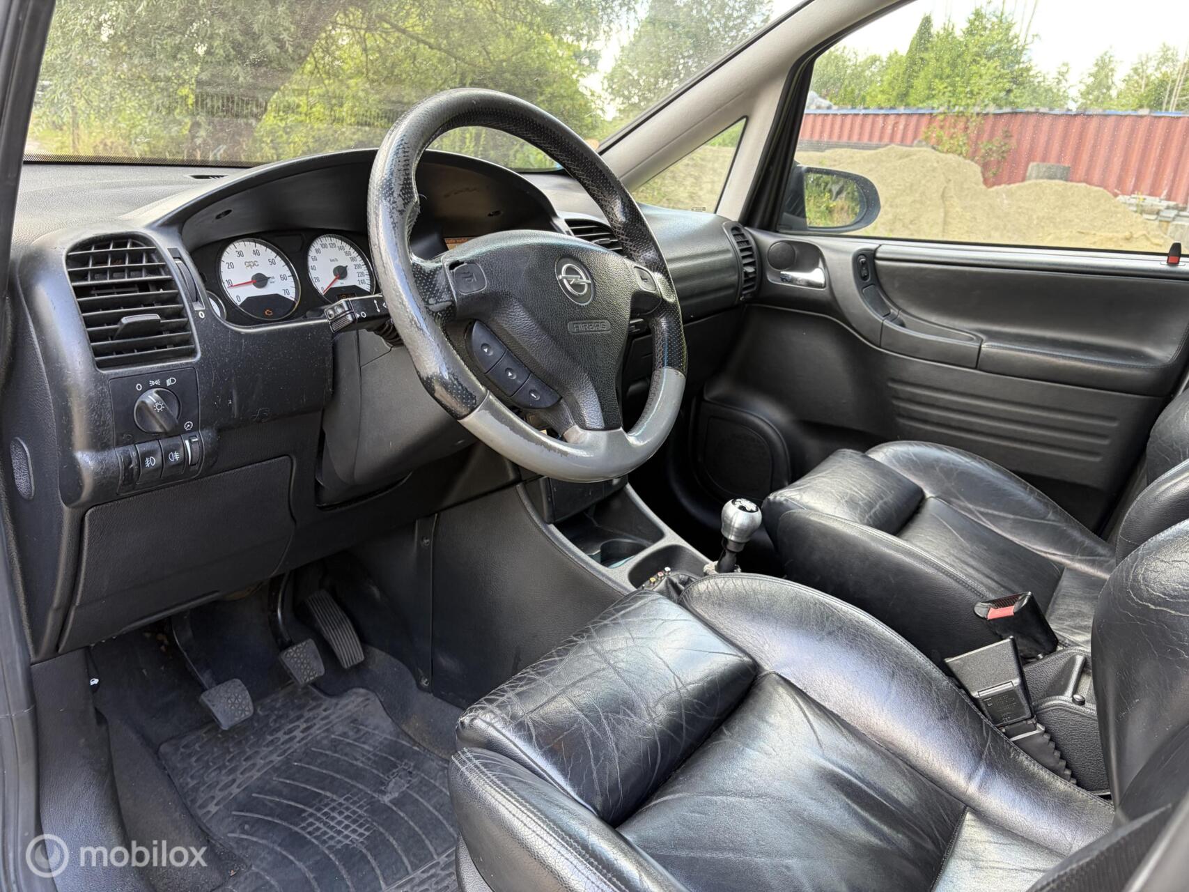 Foto van Opel Zafira-a