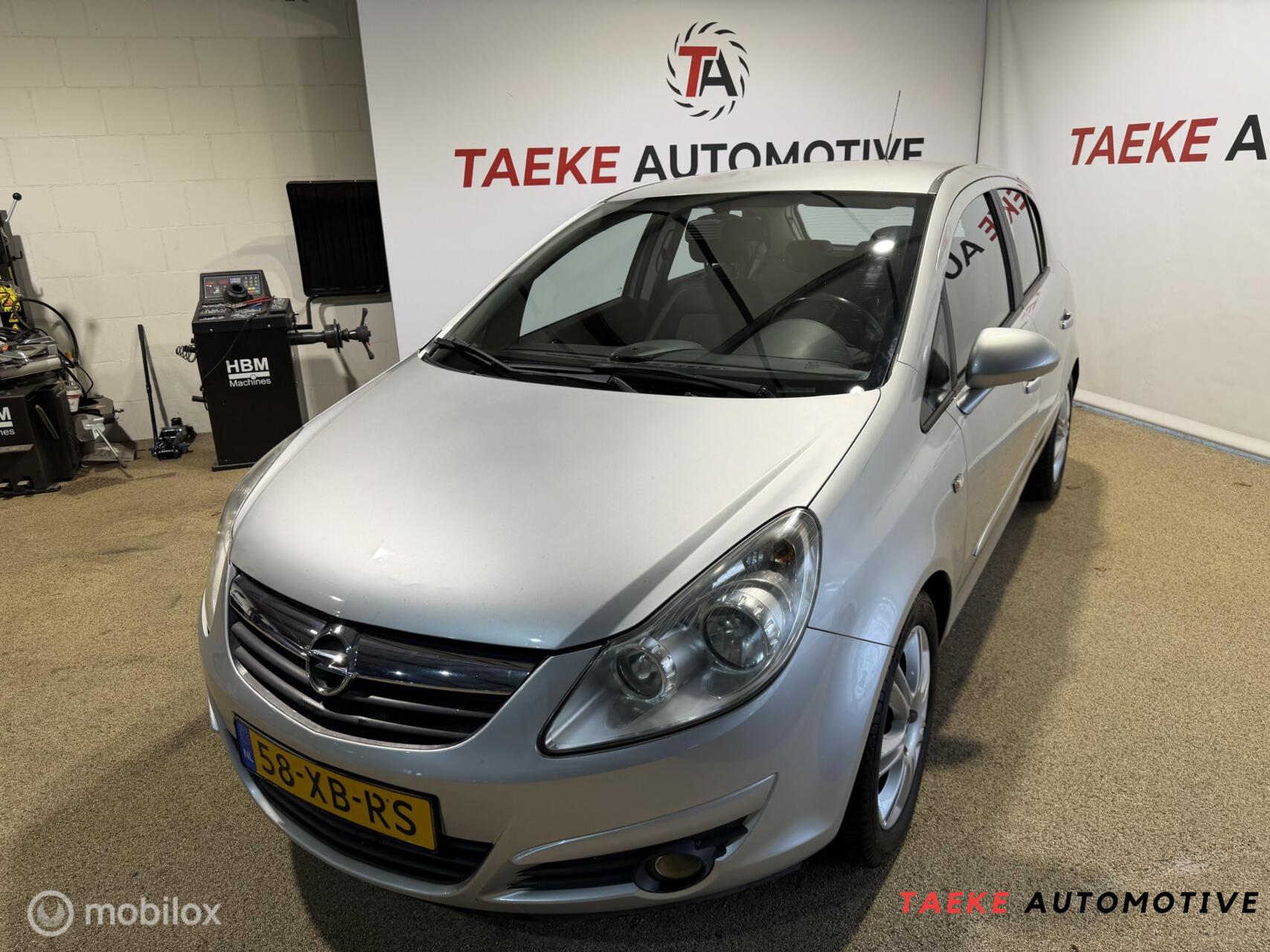 Opel Corsa 1.4-16V Cosmo APK/NAP/CRUIS/AIRCO/NWKETTING 2007 - voorkant