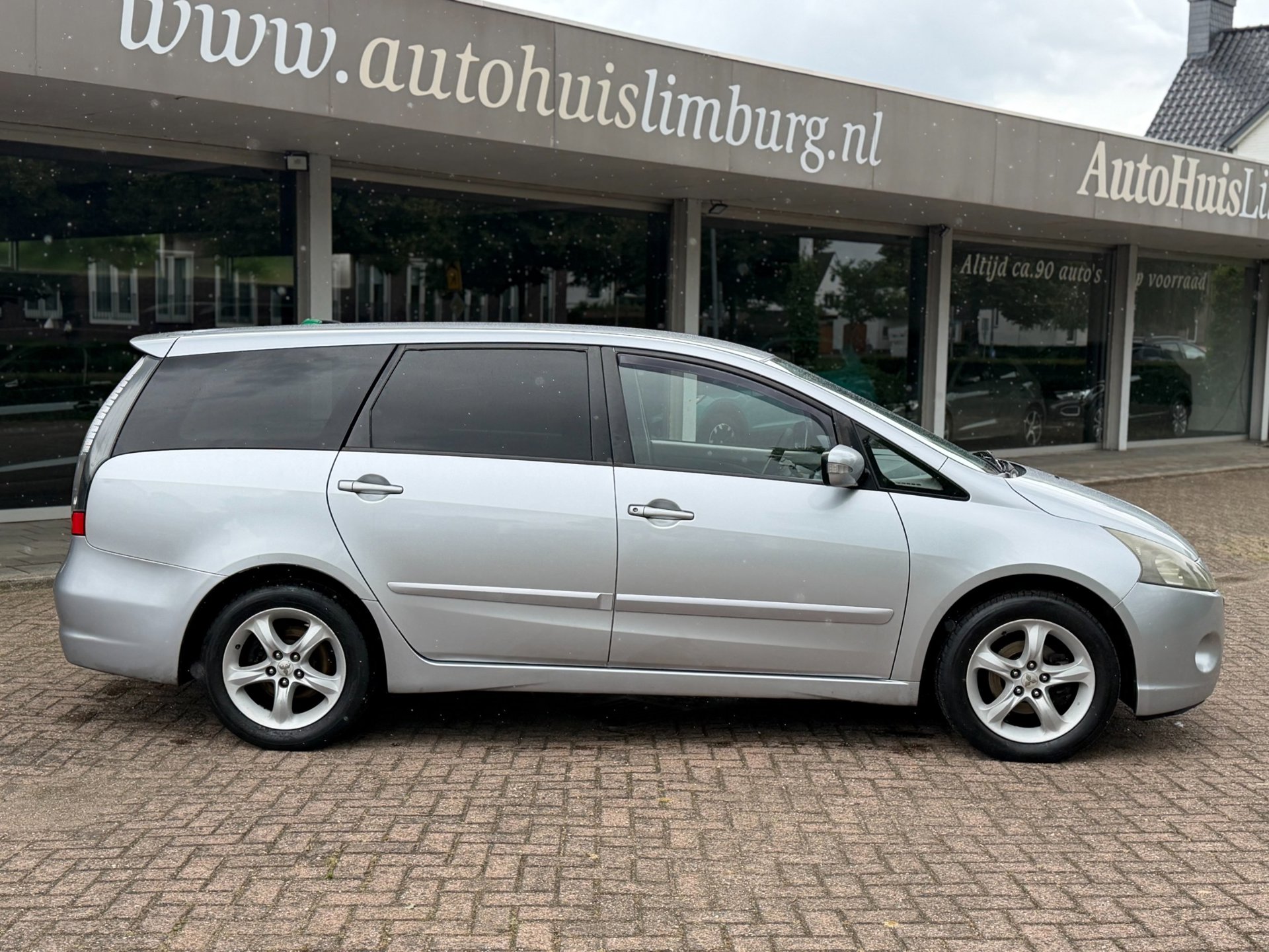 Foto van Mitsubishi Mitsubishi Grandis