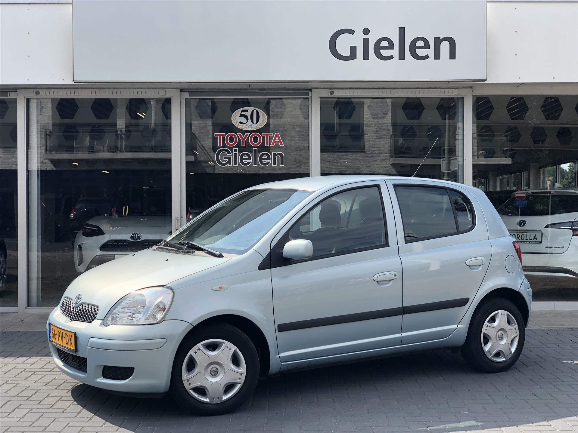 Toyota Yaris 1.3 VVTI 5DR Automaat Sol | 2e eigenaar, Airconditioning, Trekhaak, Stuurbediening, Radio/CD-Speler 2005 - voorkant